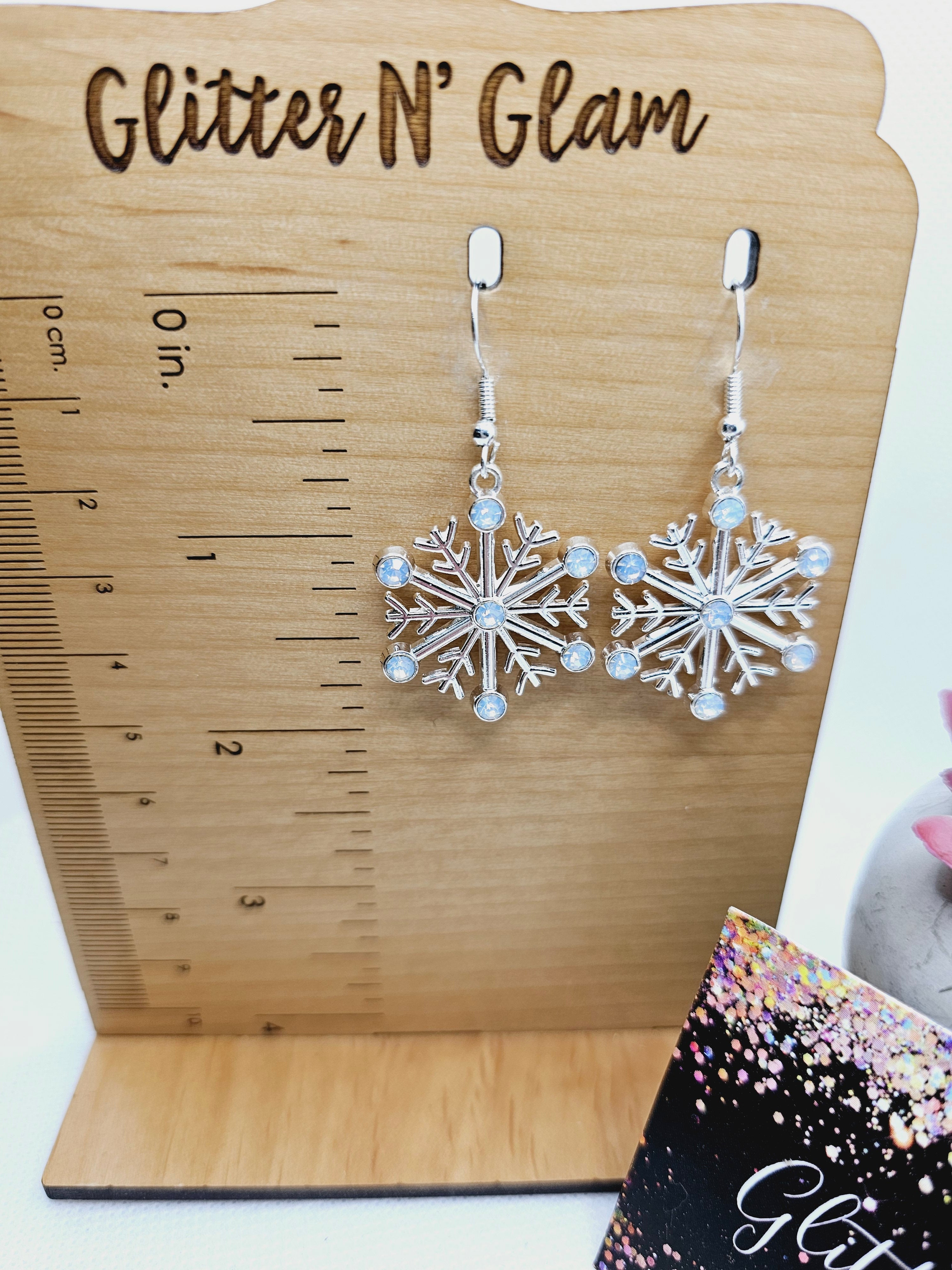 1967 Silver Snowflakes Dangle Earrings