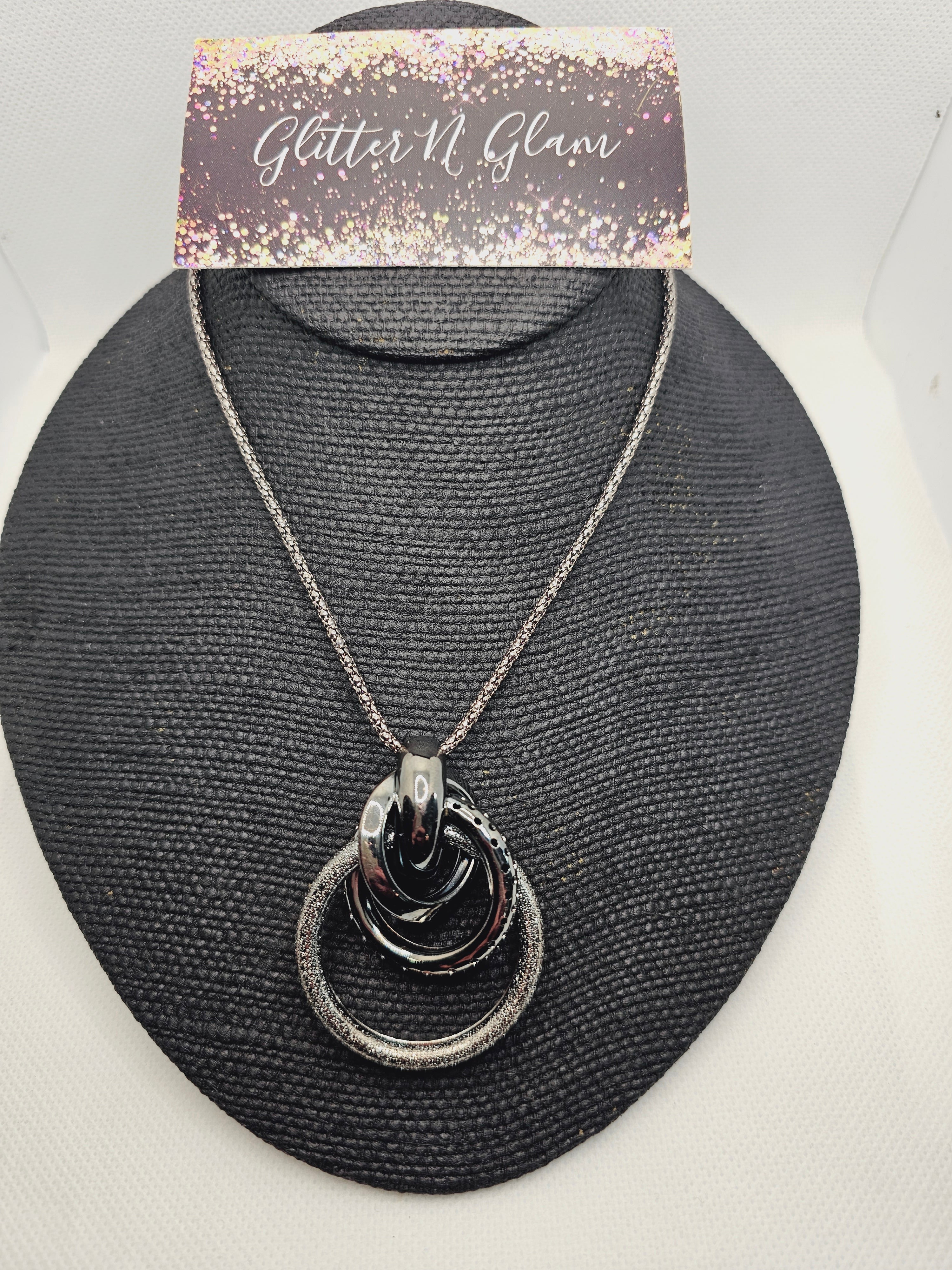 2016 Gun Metal Black Long Sweater Necklace with Gun Metal Circle Pendant