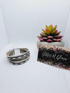 2087 Gray Leather/Beads Wrap Bracelet