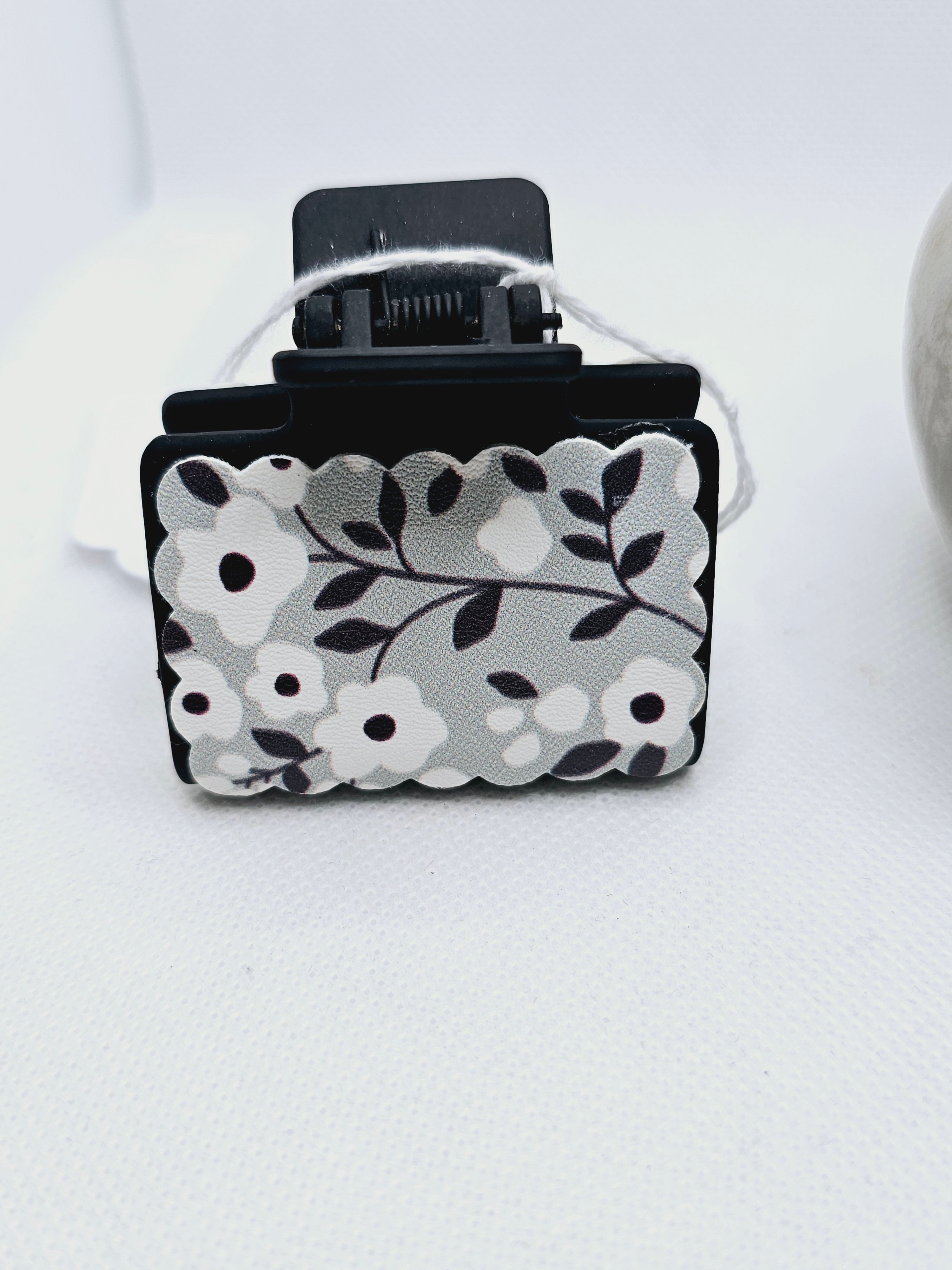 2152 Floral Leather Small Claw Clip