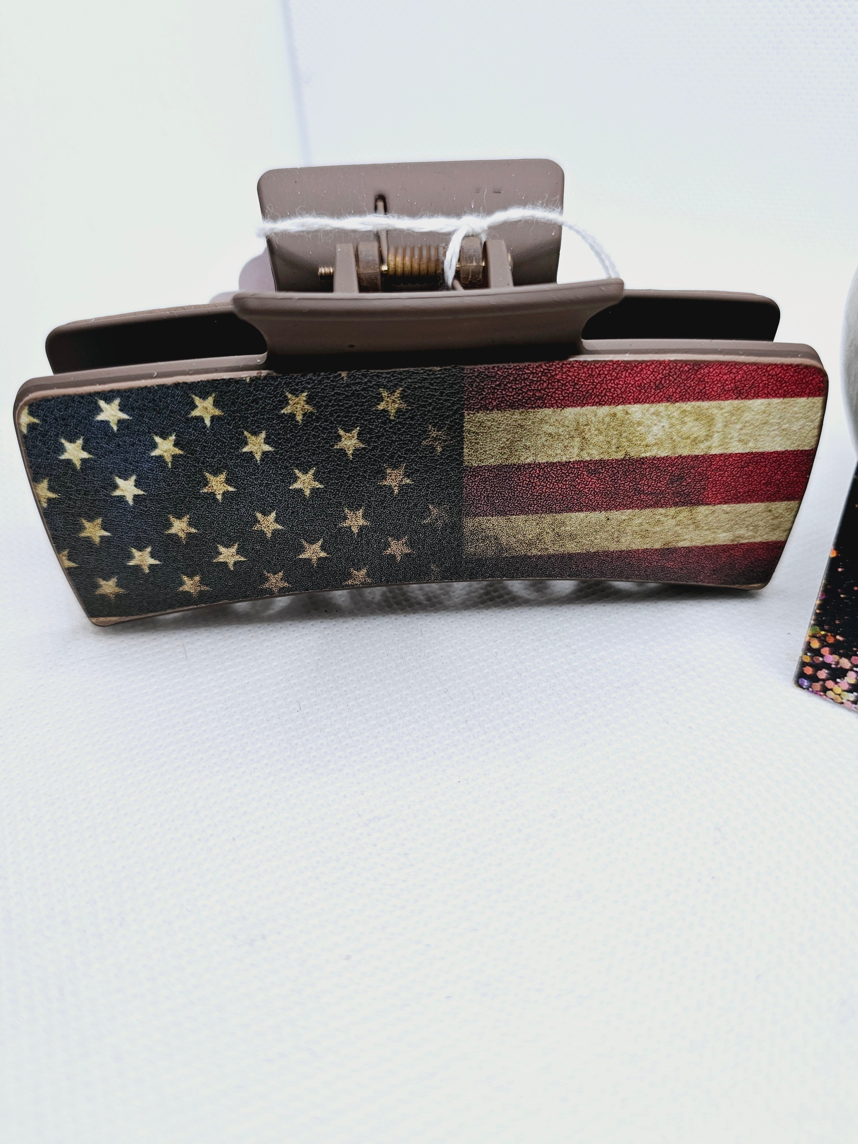 2215 Rustic Flag Leather Claw Clip