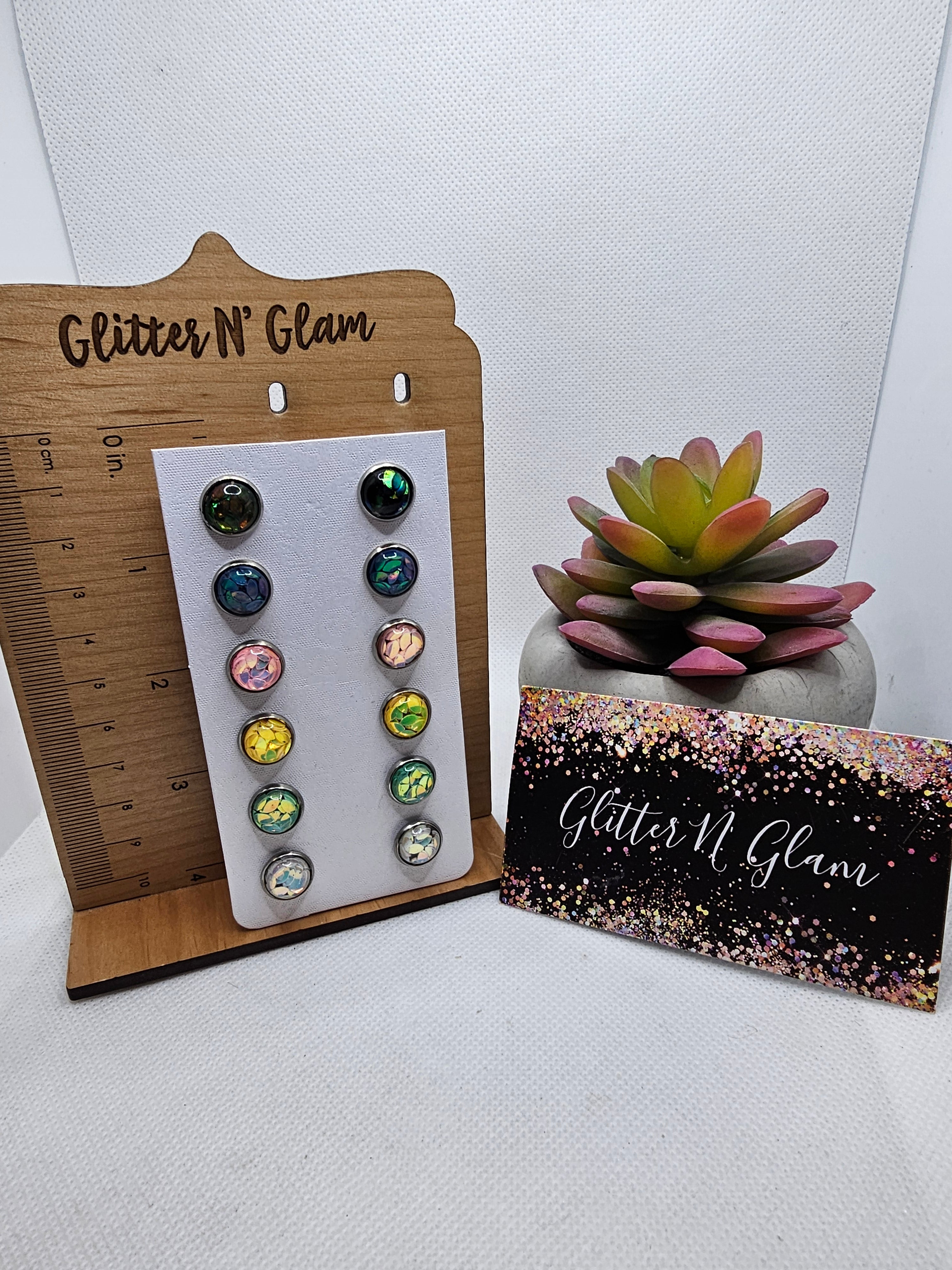 2252 6 Pairs of Pastel Stud Earrings