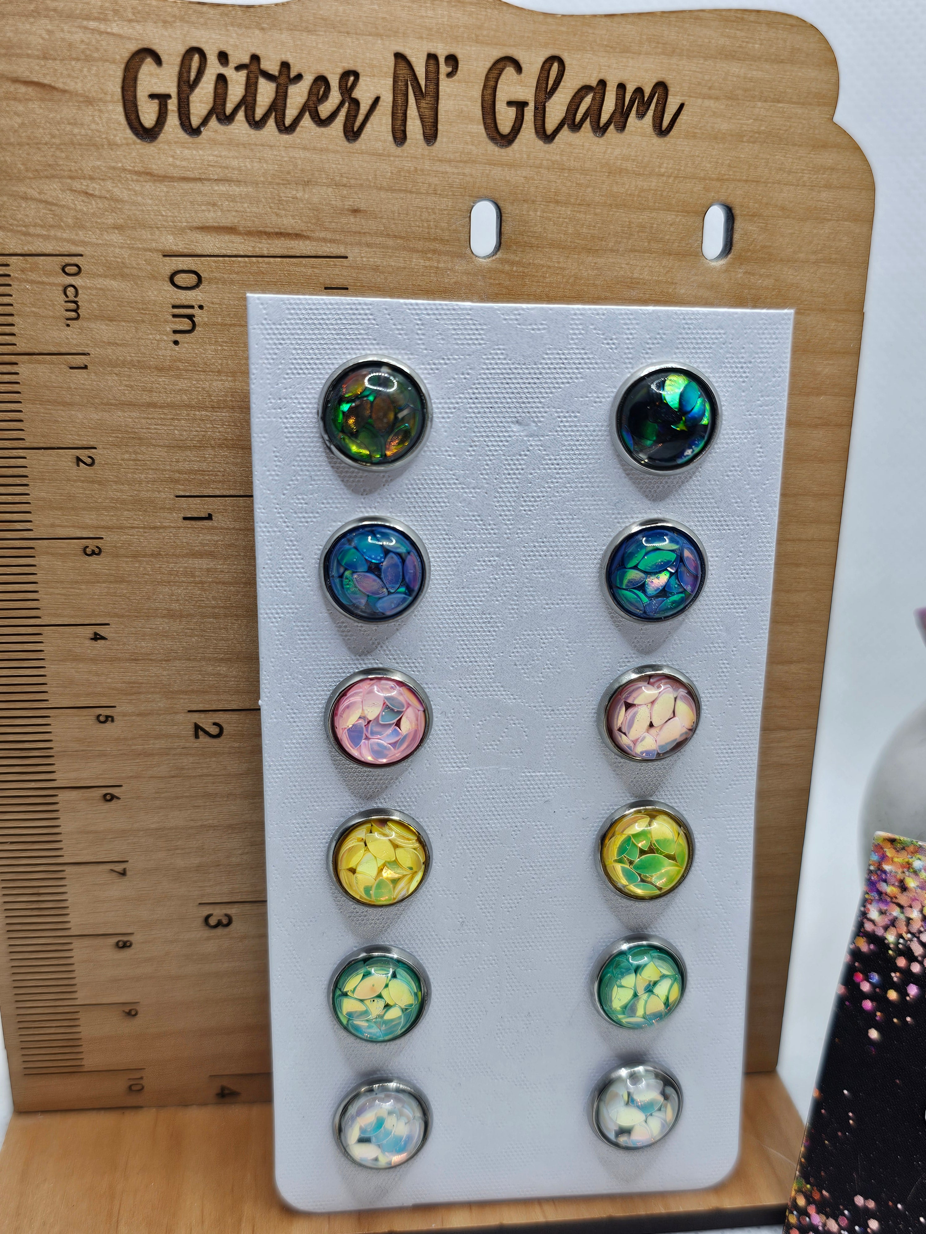2252 6 Pairs of Pastel Stud Earrings