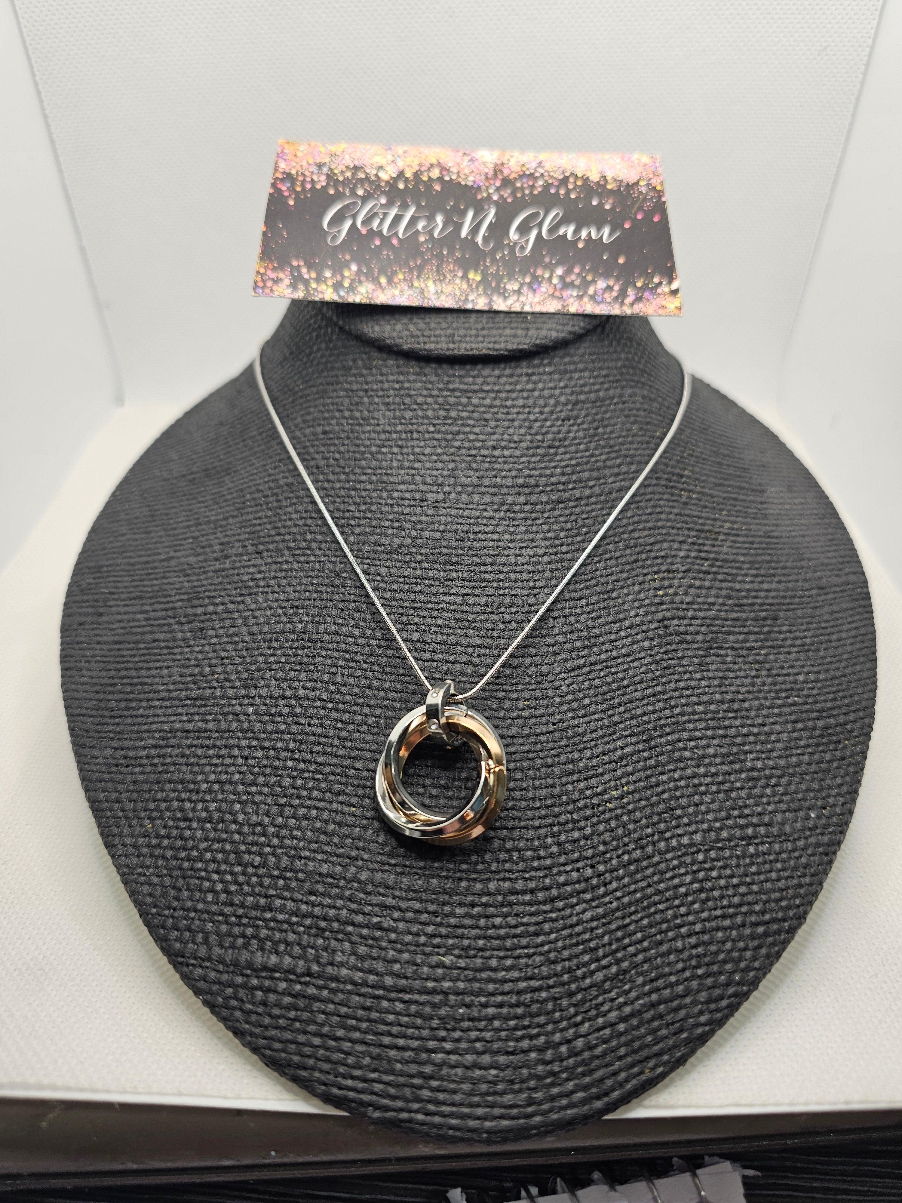 2278 Silver/Rosegold Intertwined Circle Necklace