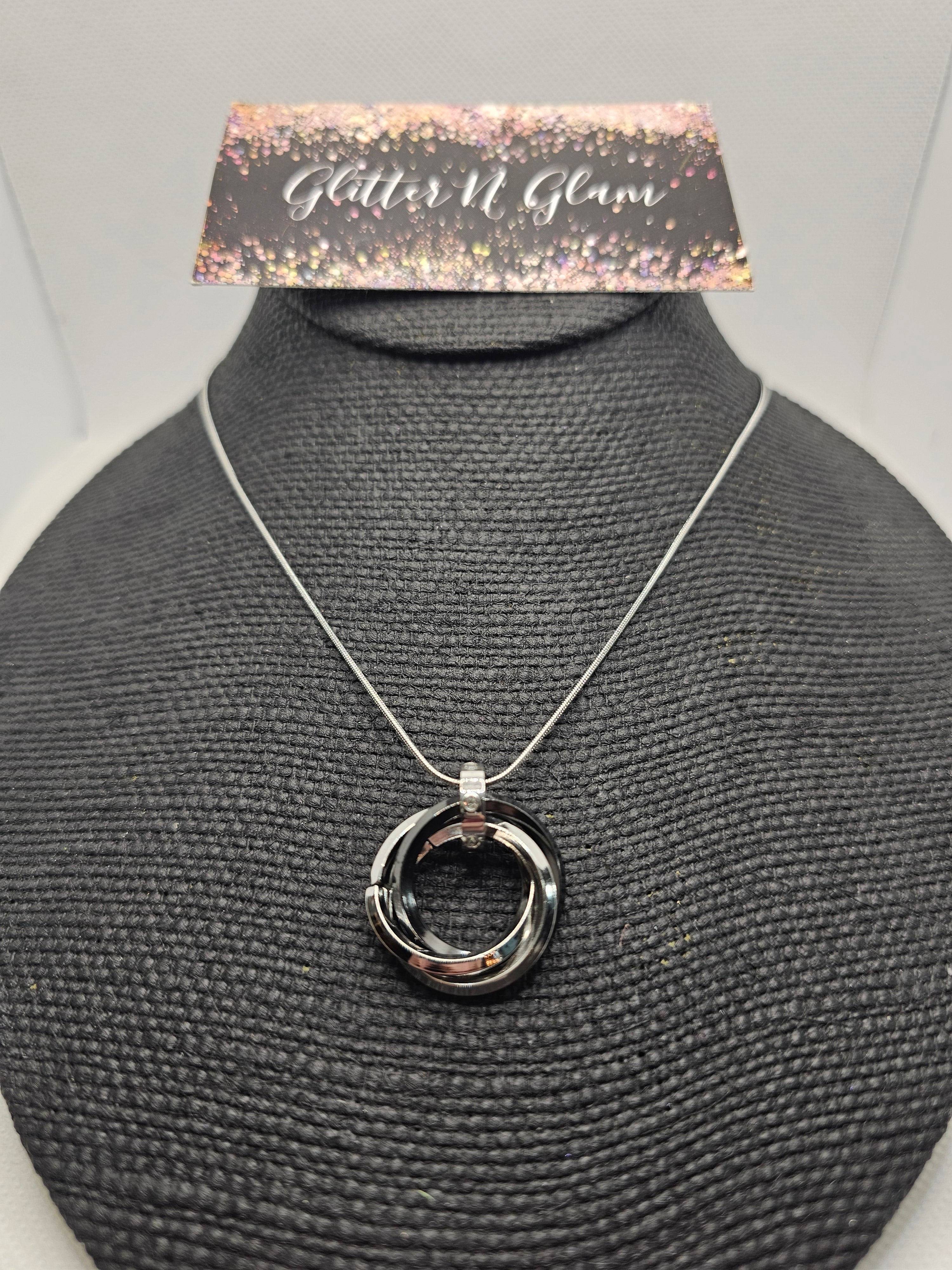2277 Black/ Silver Intertwined Circle Necklace