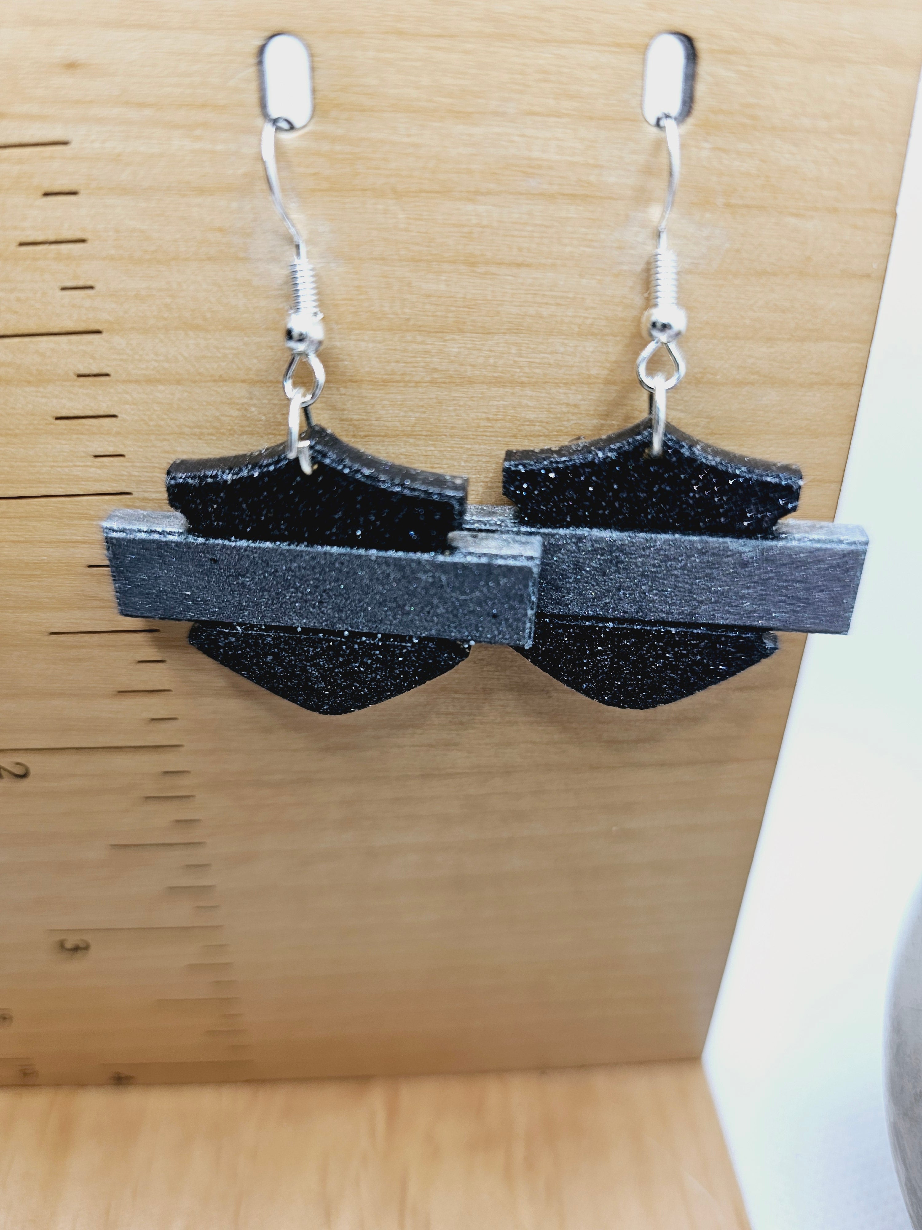 2265 HD Black/Silver Dangle Earrings