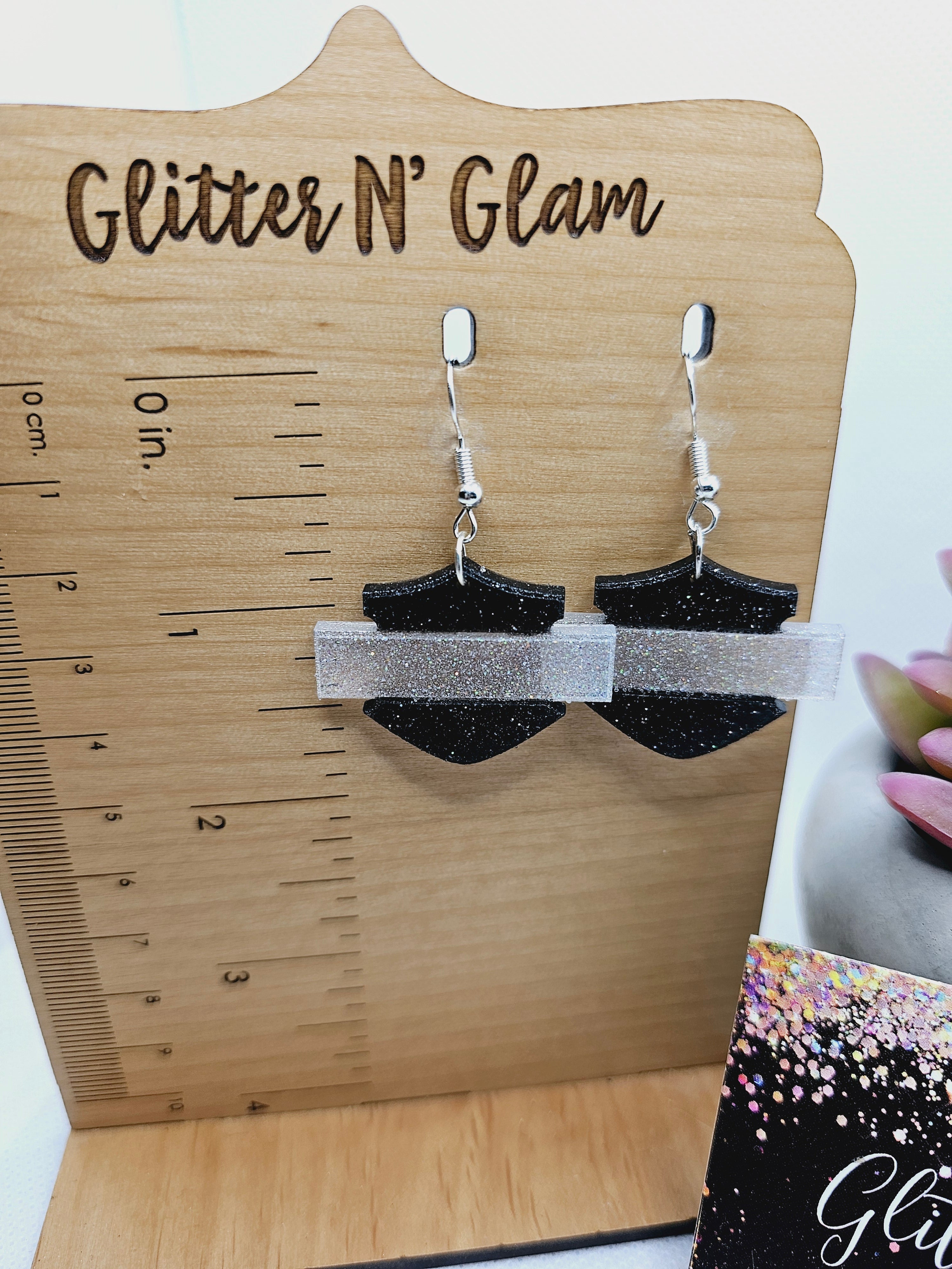 2260 HD Black and White Dangle Earrings