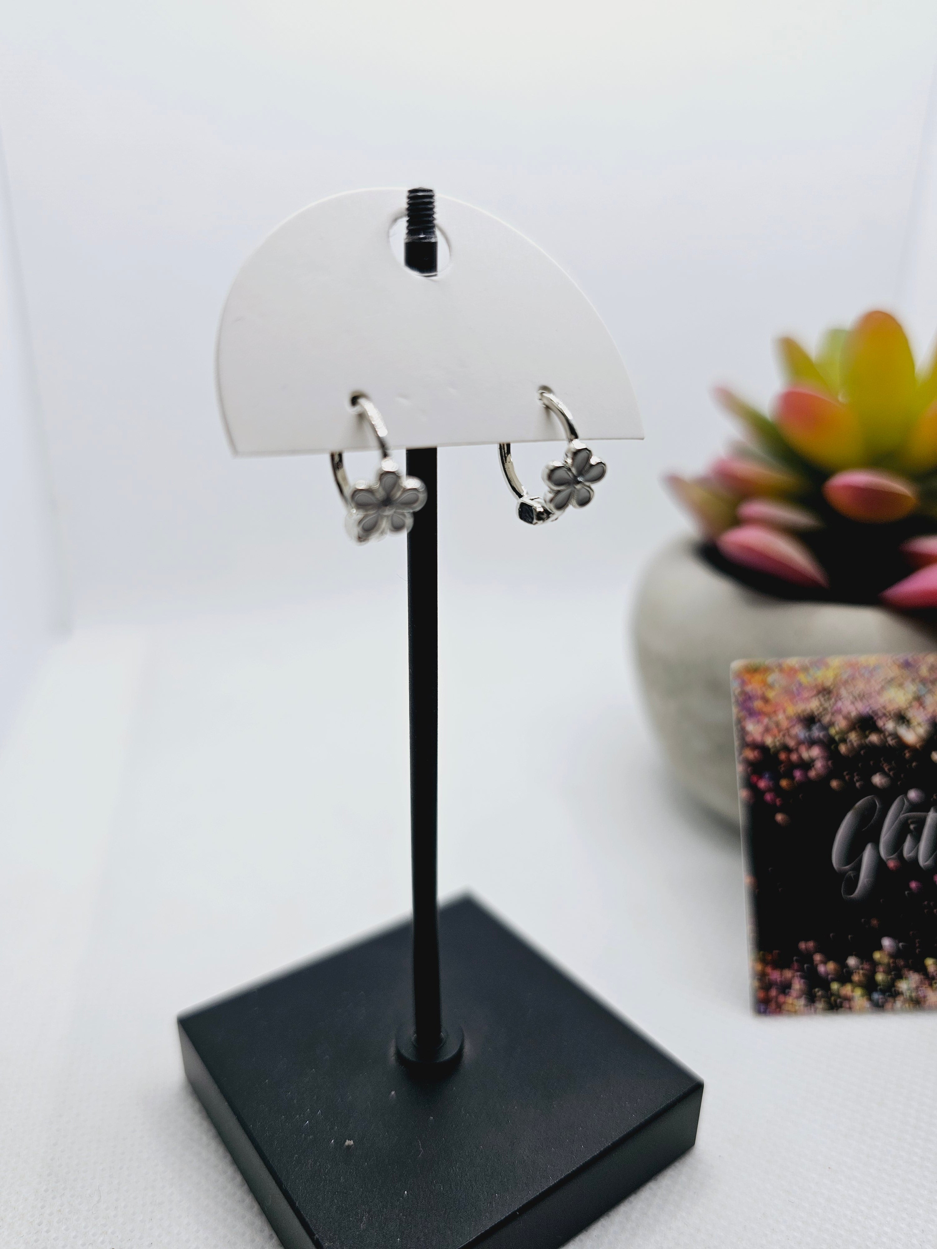 2271 Mini Silver and White Flower Hoops