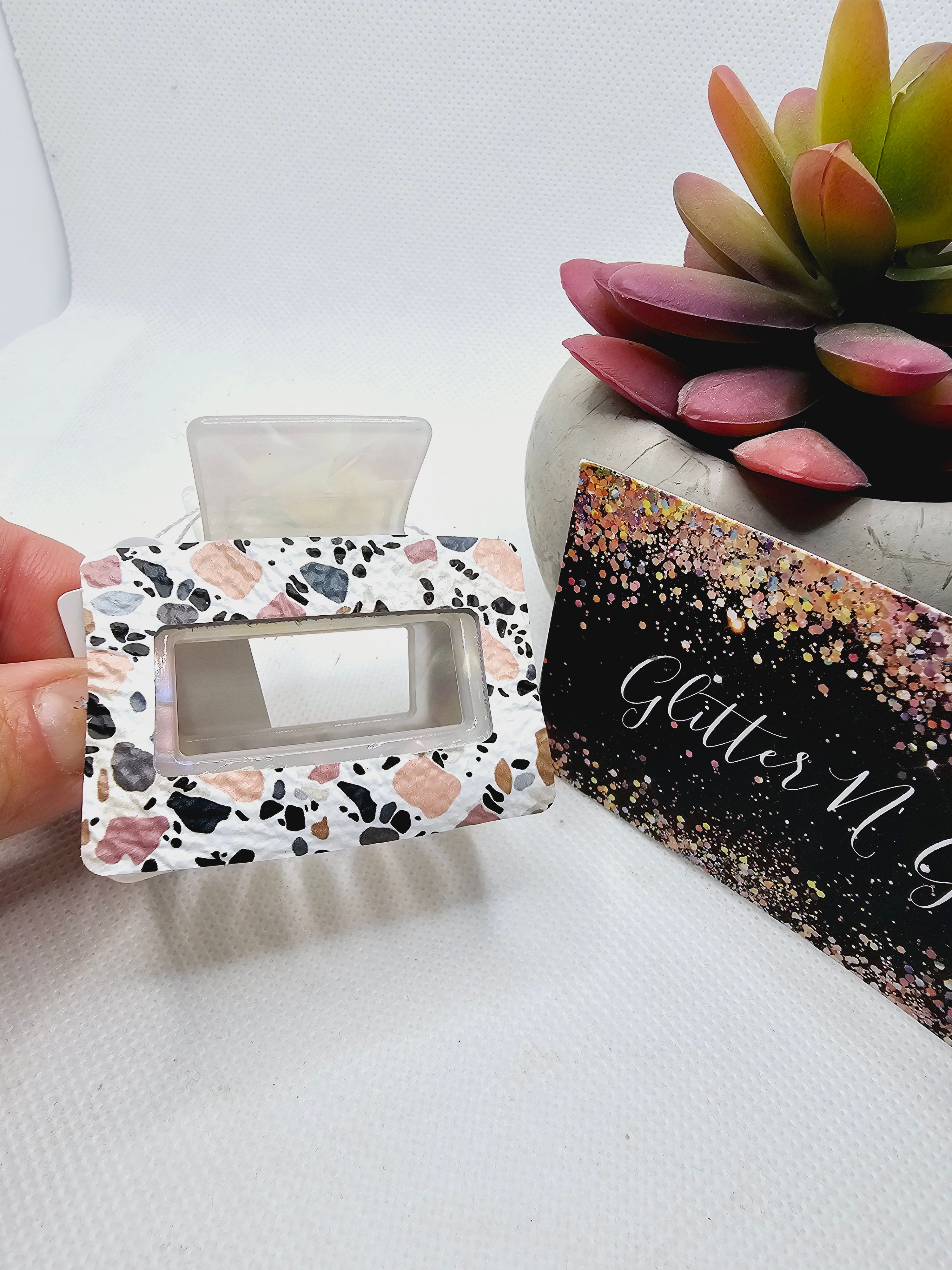2364 Multicolored Leather Small Claw Clip