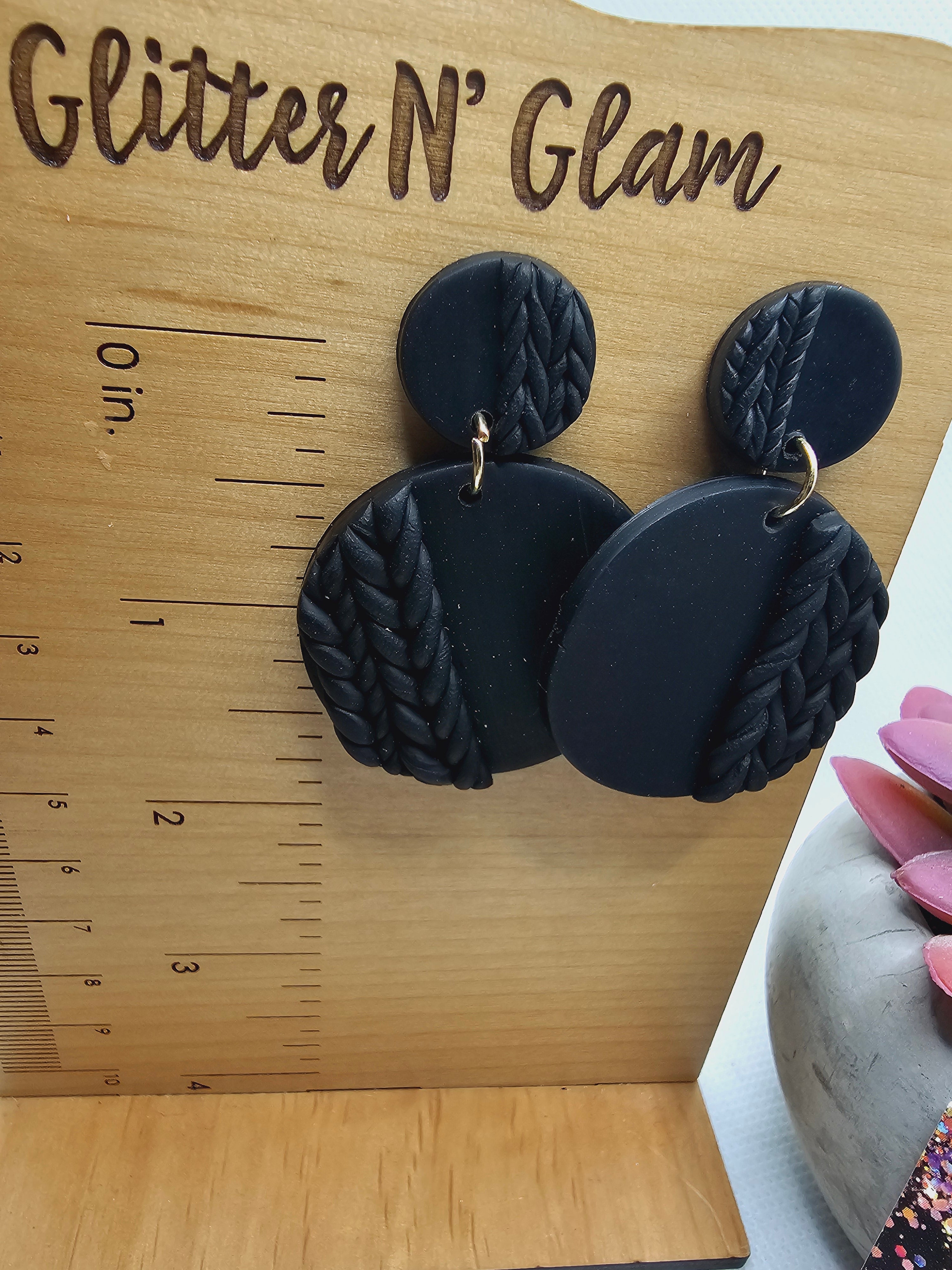 2322 Black Round Polymer Clay Dangle Earrings