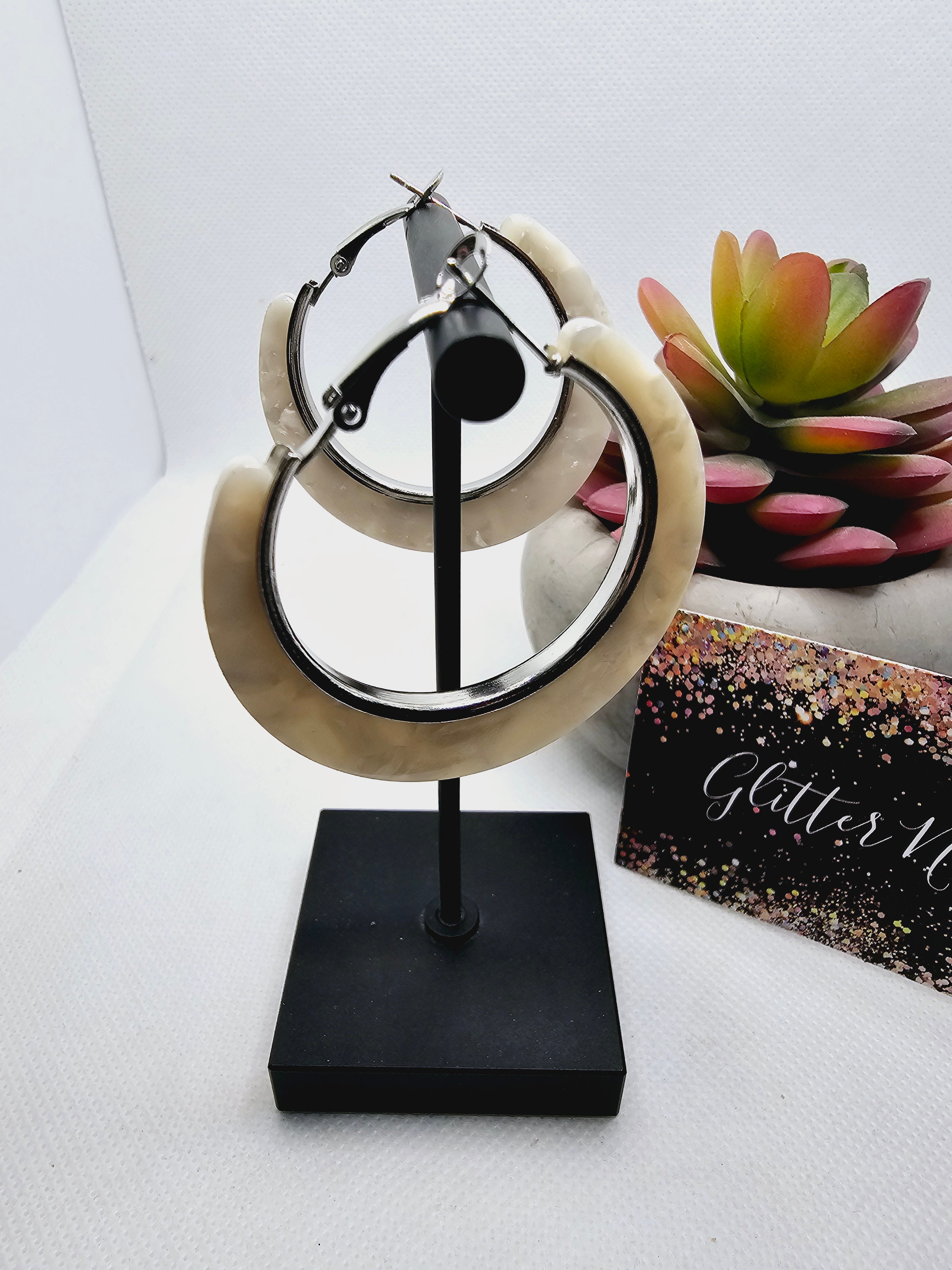 2321 White Pearl Resin Hoop Dangle Earrings