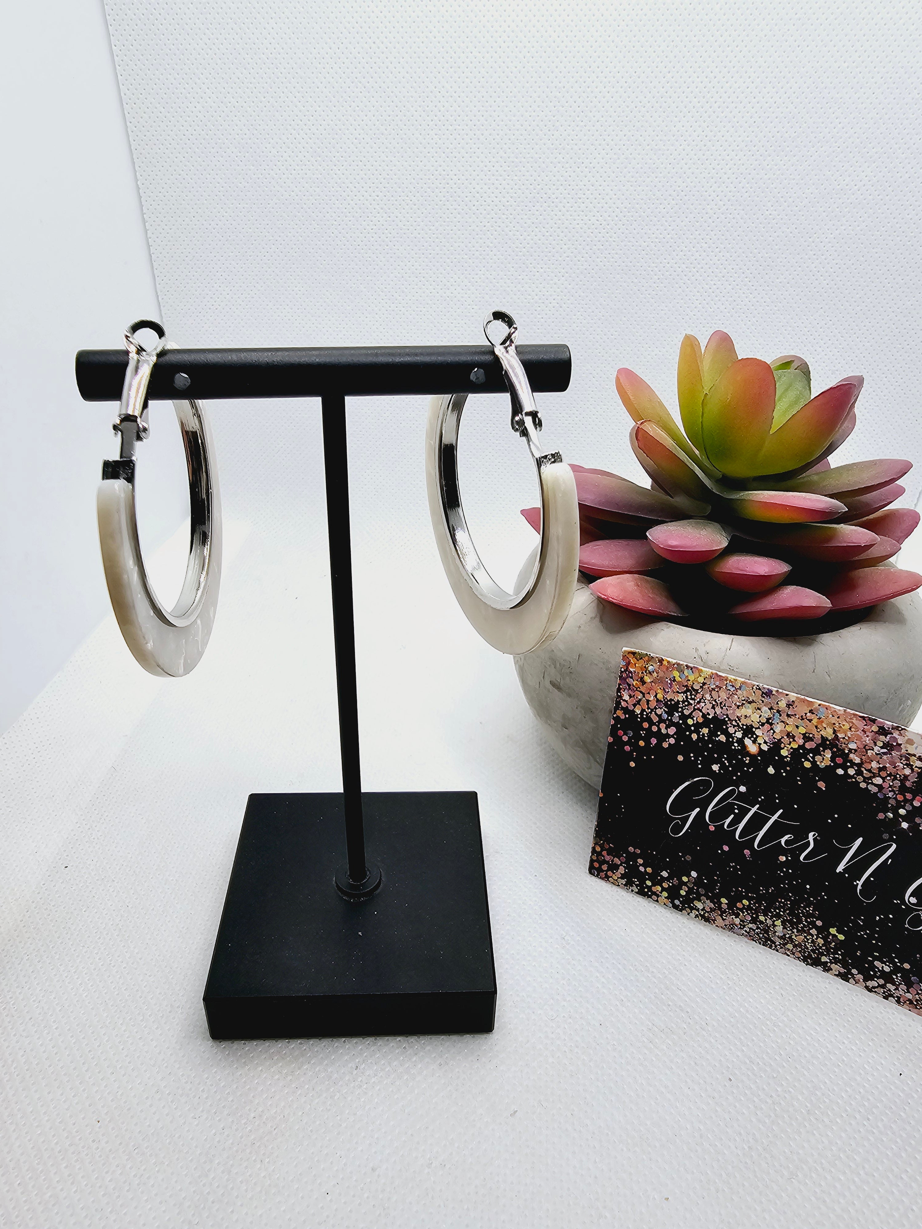 2321 White Pearl Resin Hoop Dangle Earrings