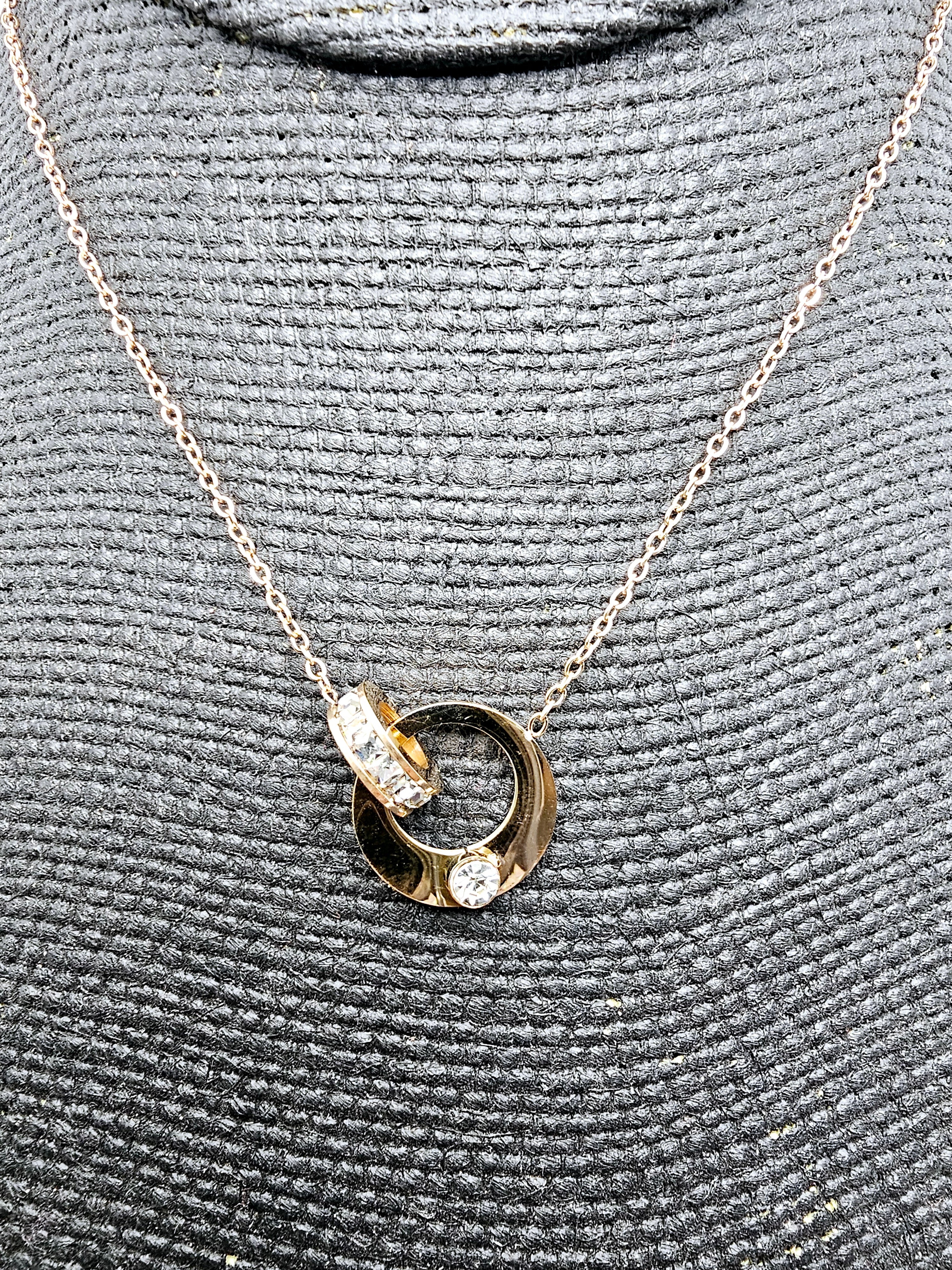 2436 Rosegold Short Length Necklace with circle Pendant and Bling