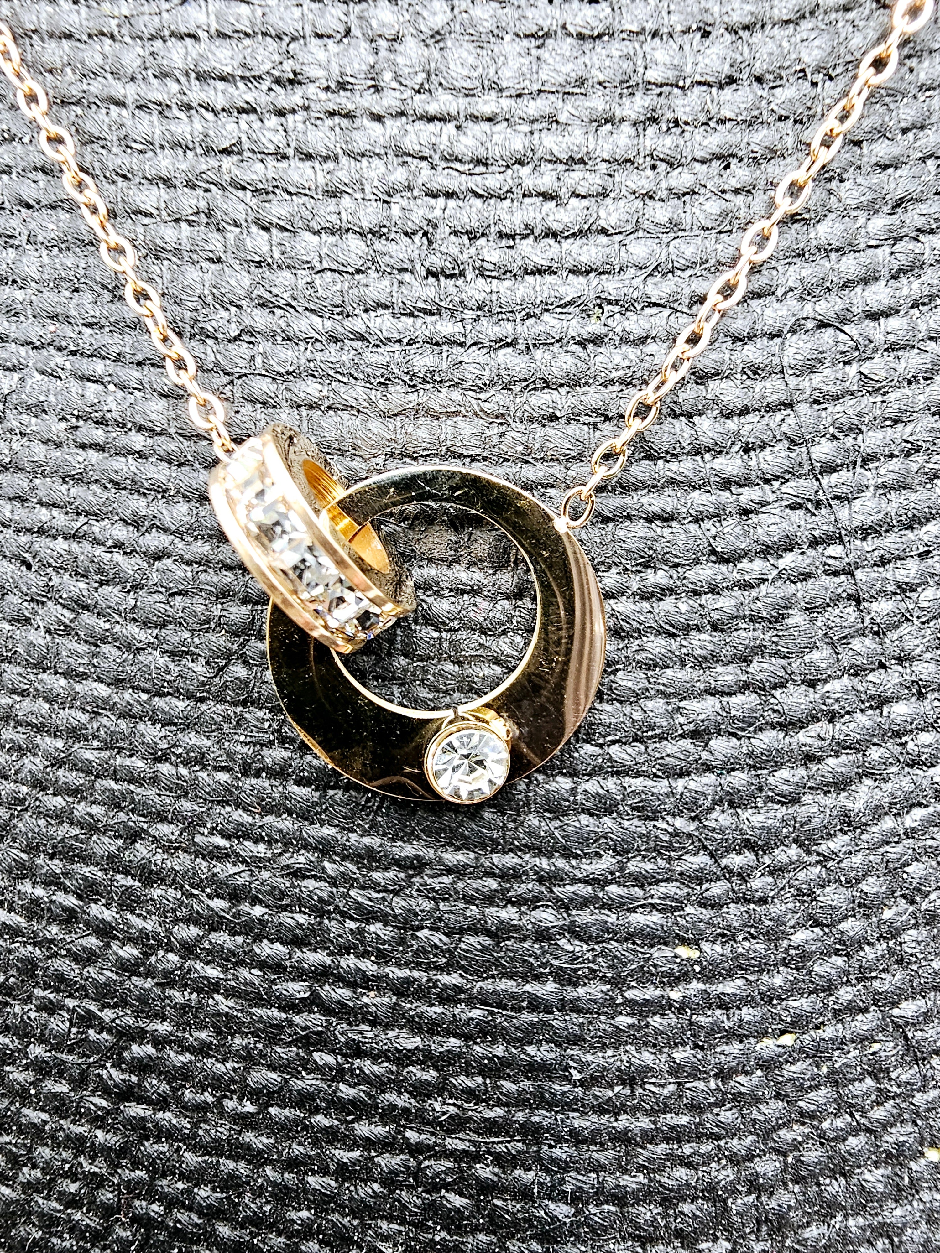 2436 Rosegold Short Length Necklace with circle Pendant and Bling