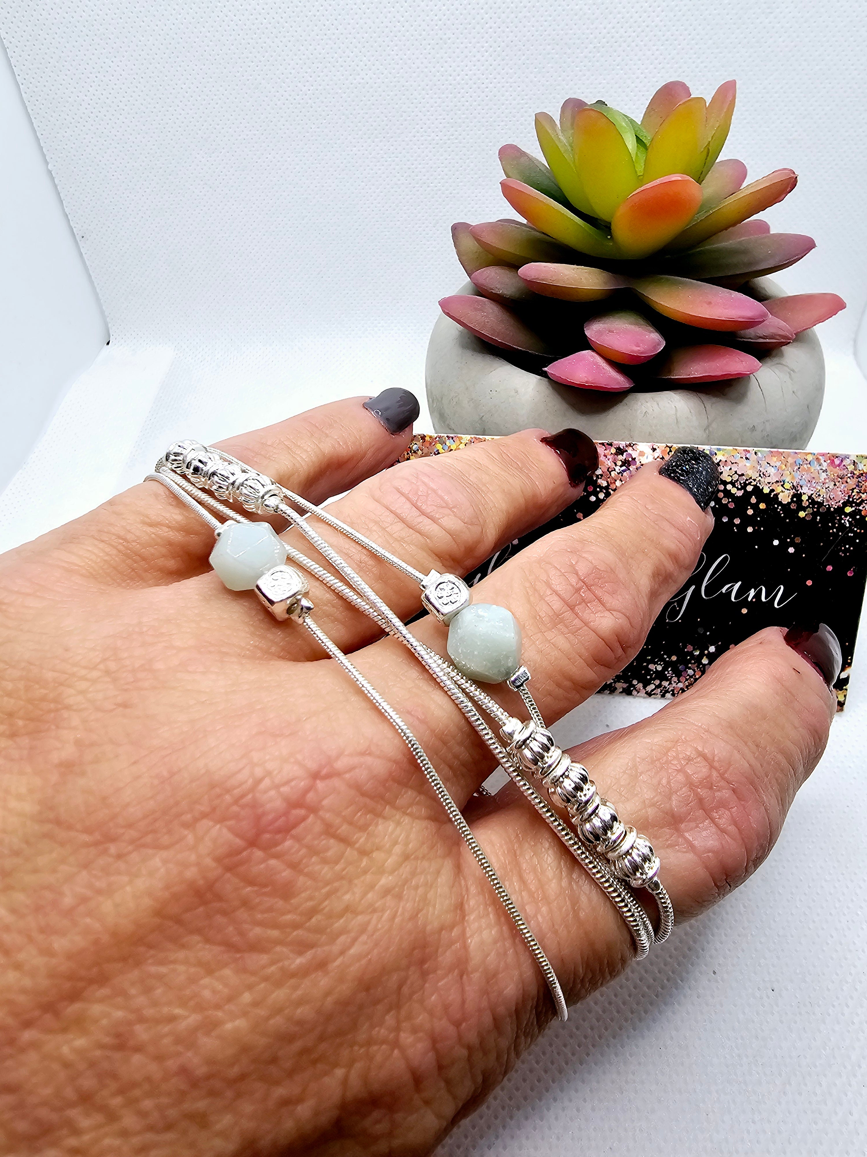 2425 Silver and Mint Beaded Bracelet with Magnetic Clasp