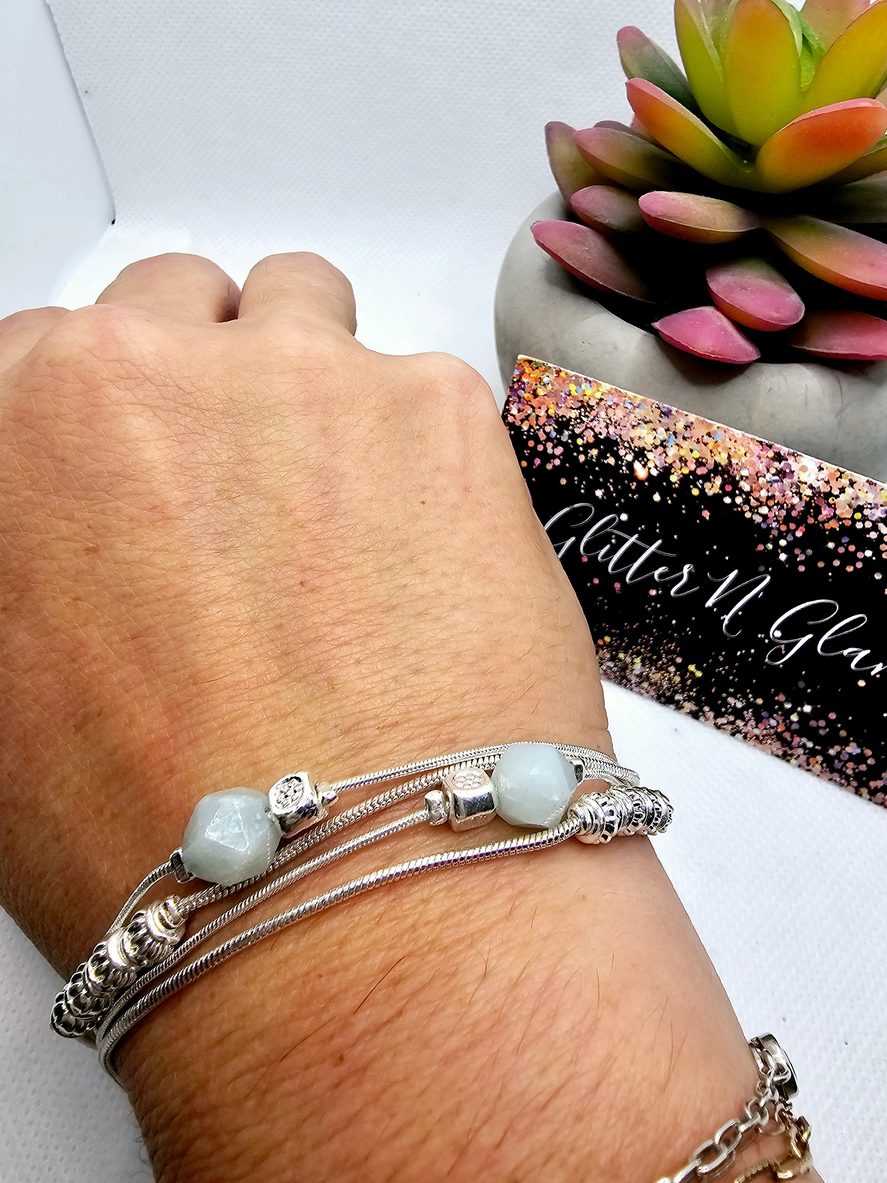 2425 Silver and Mint Beaded Bracelet with Magnetic Clasp