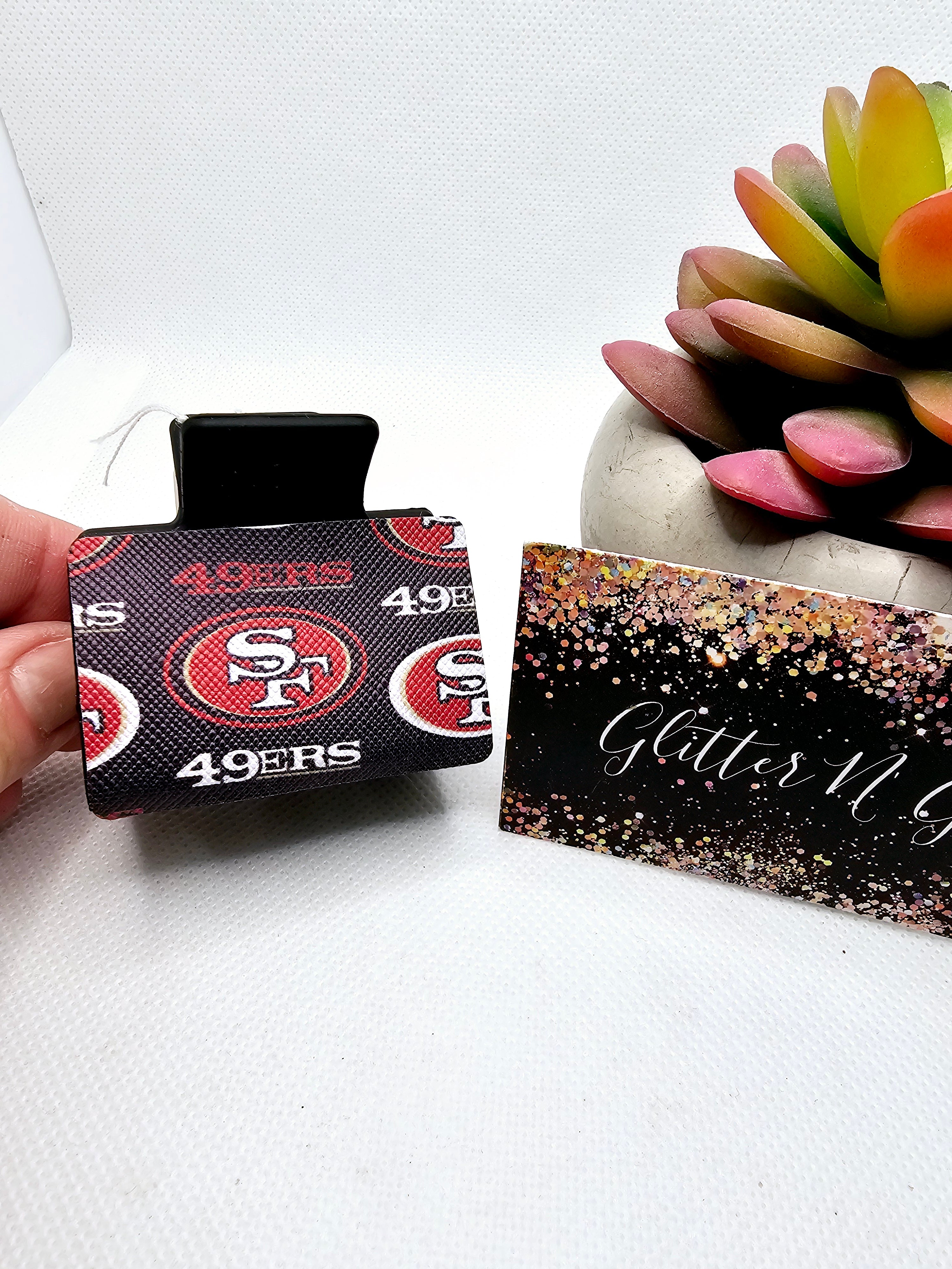 2452 49ers Small Leather Claw Clip