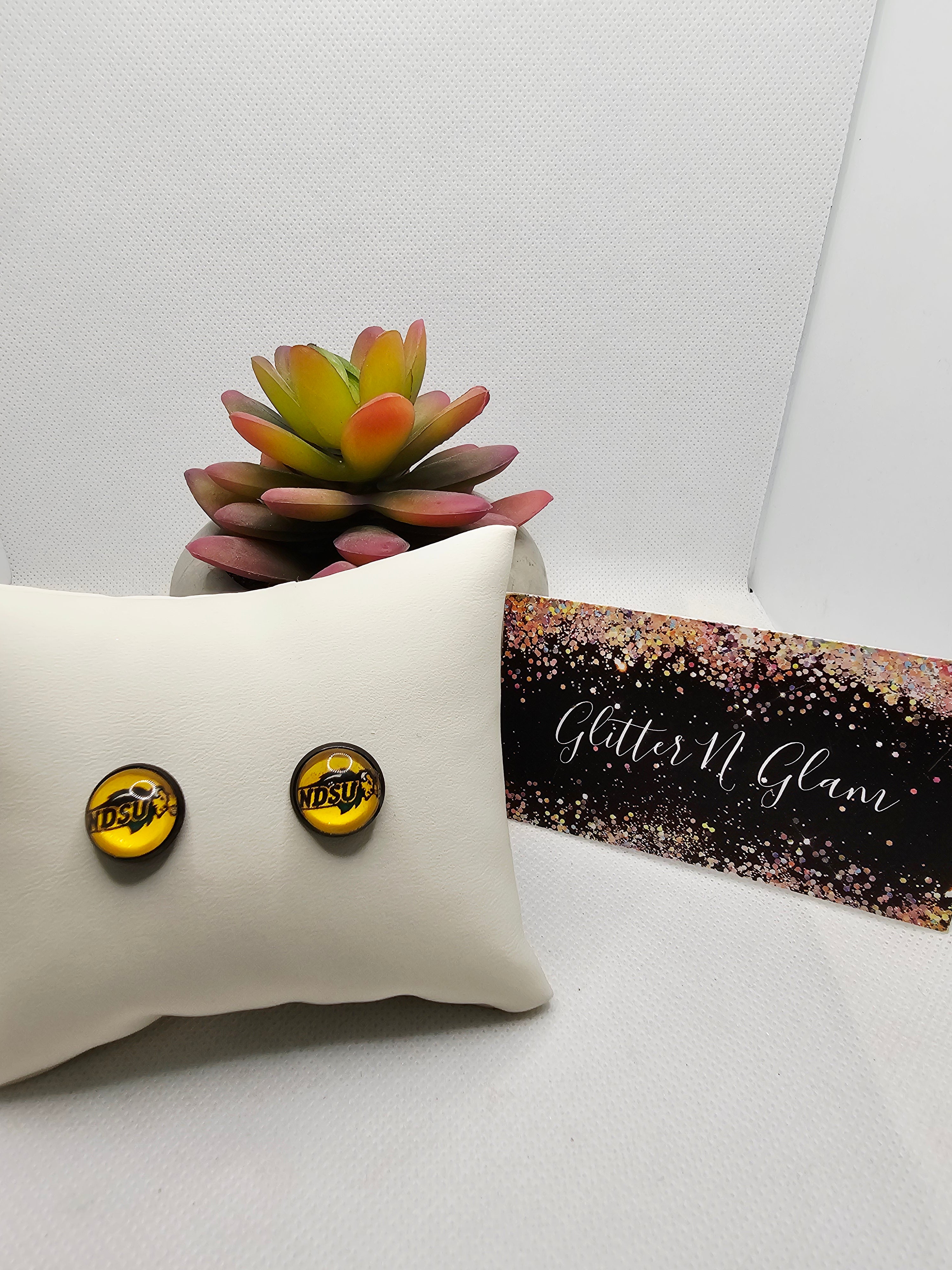 2654 Bison Yellow and Green Stud Earrings