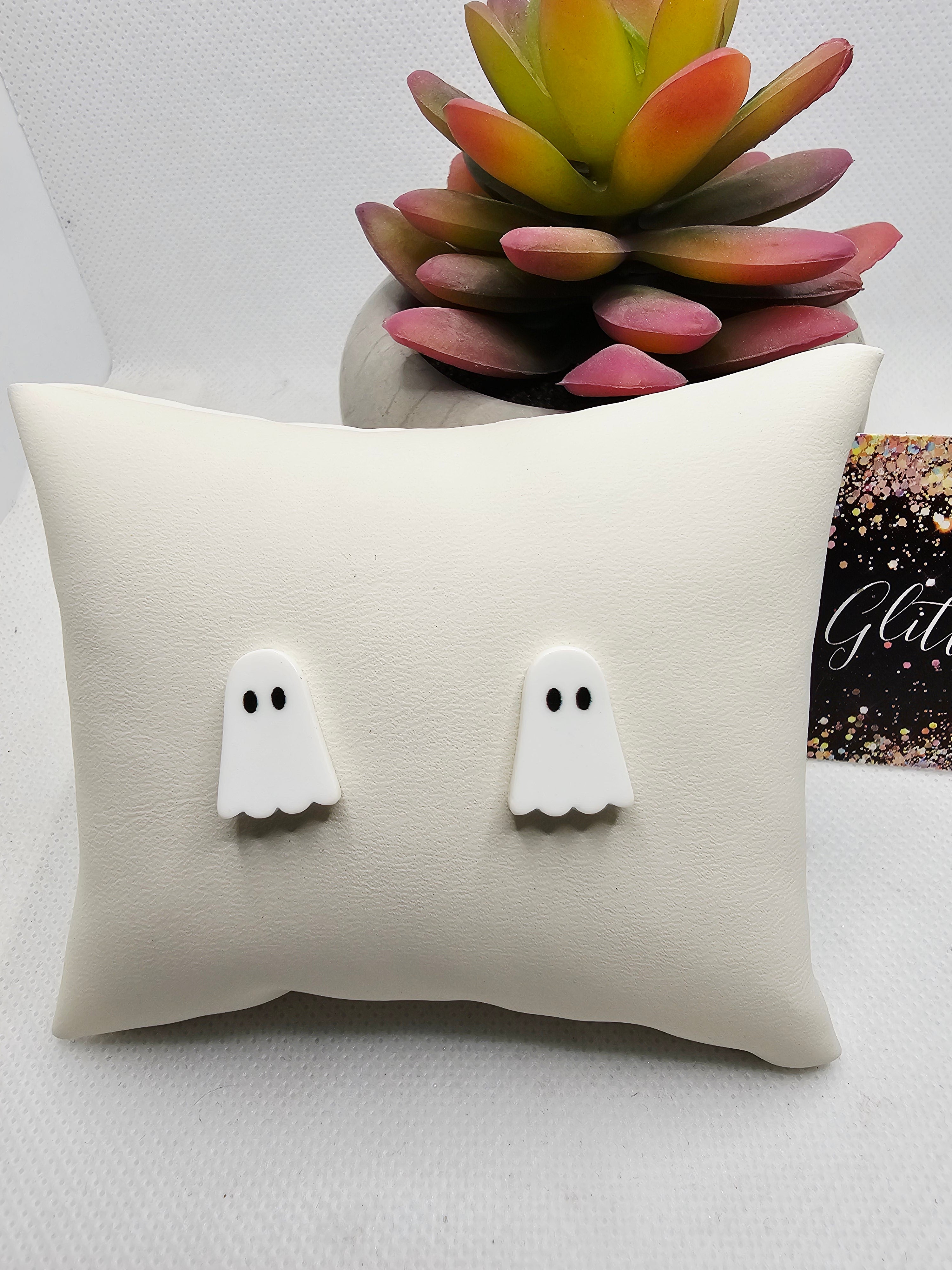 2677 White Arcylic Ghost Stud Earrings
