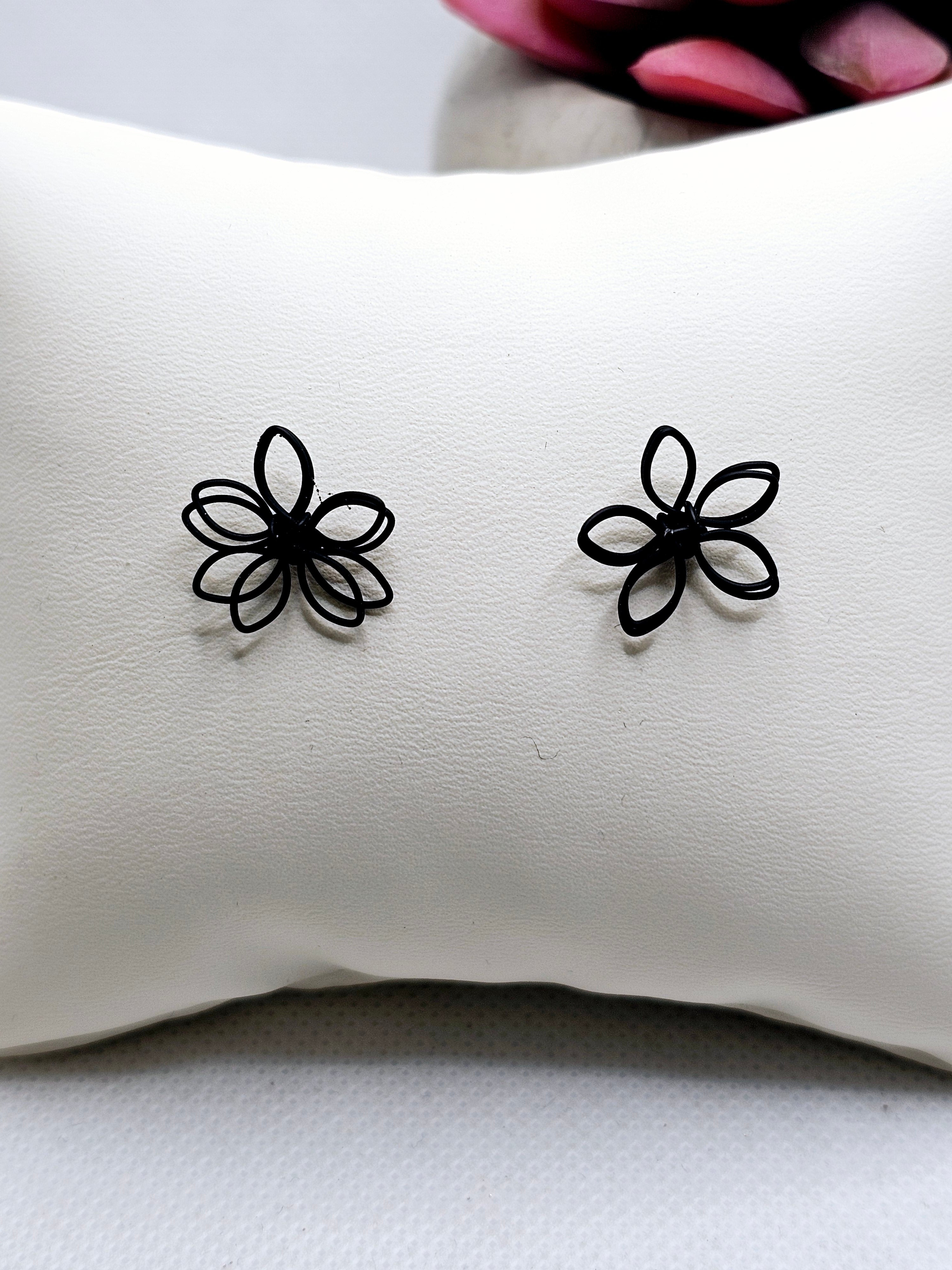 2598 Black Flower Stud Earrings