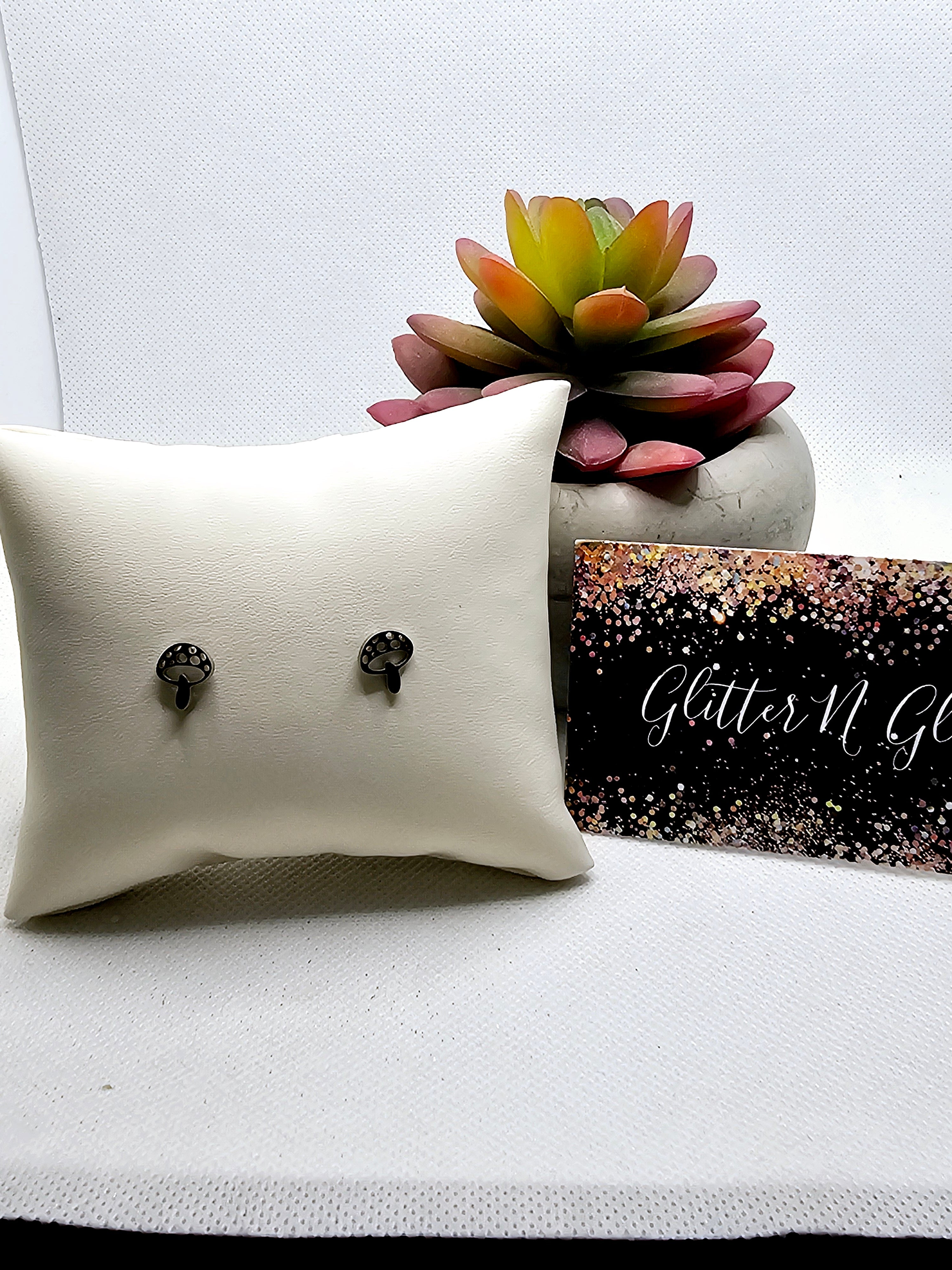 2532 Silver Mushroom Stud Earrings