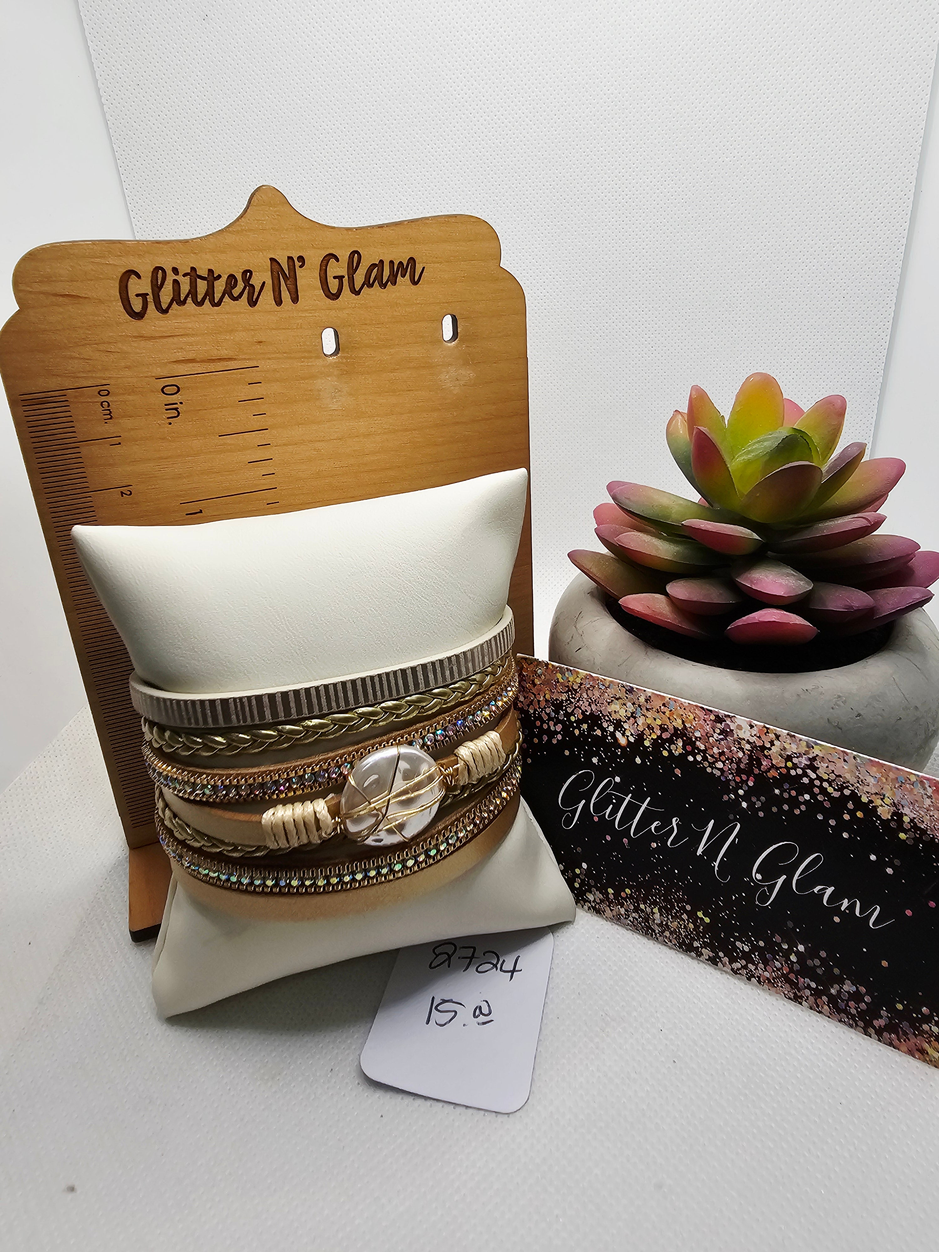 2724 Gold Leather Bracelet with magnetic closure