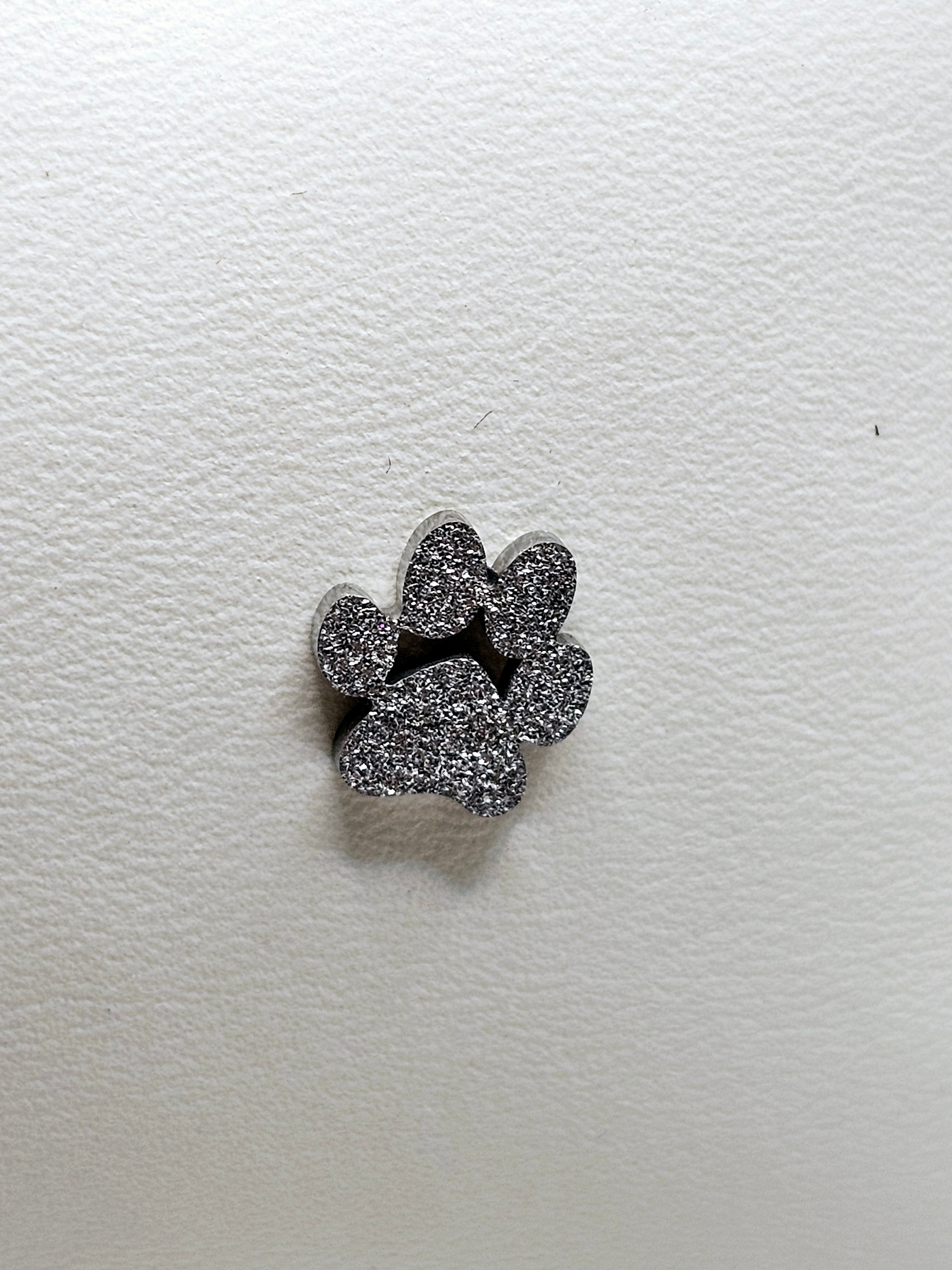 2527 Silver Sparkly Paw Stud Earrings
