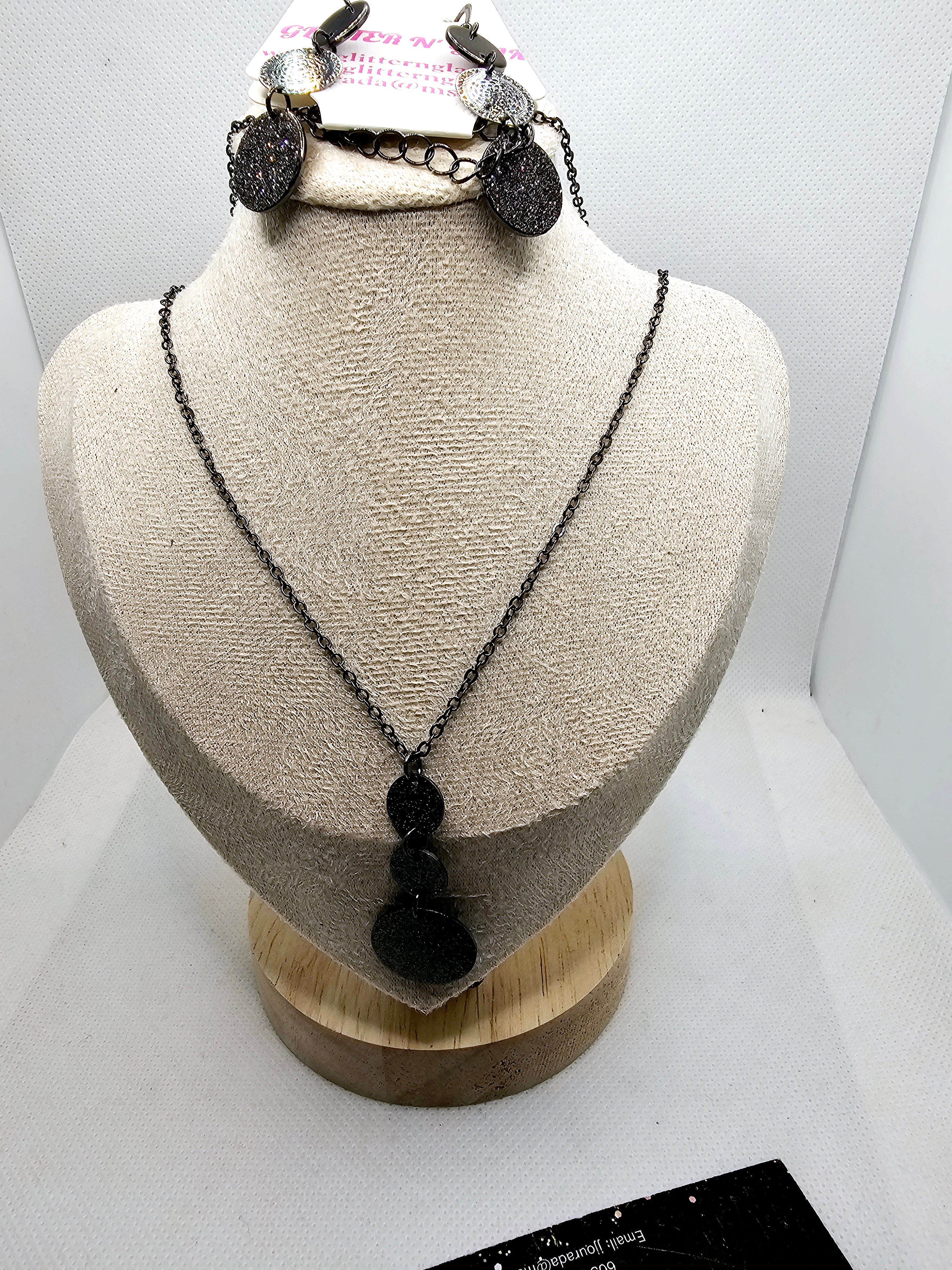 2580 Gunmetal Long Sweater Necklace and Earring Set
