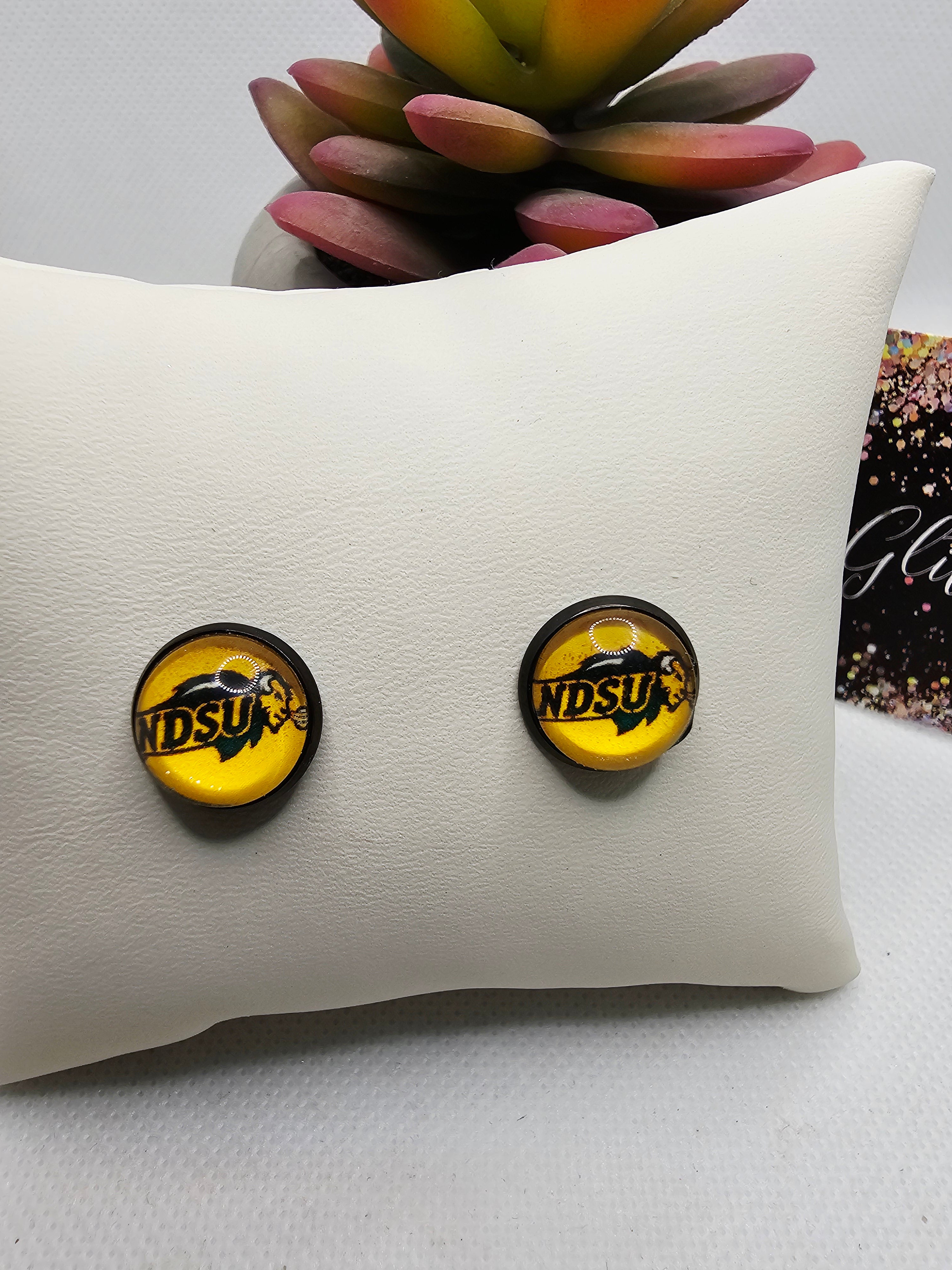 2654 Bison Yellow and Green Stud Earrings