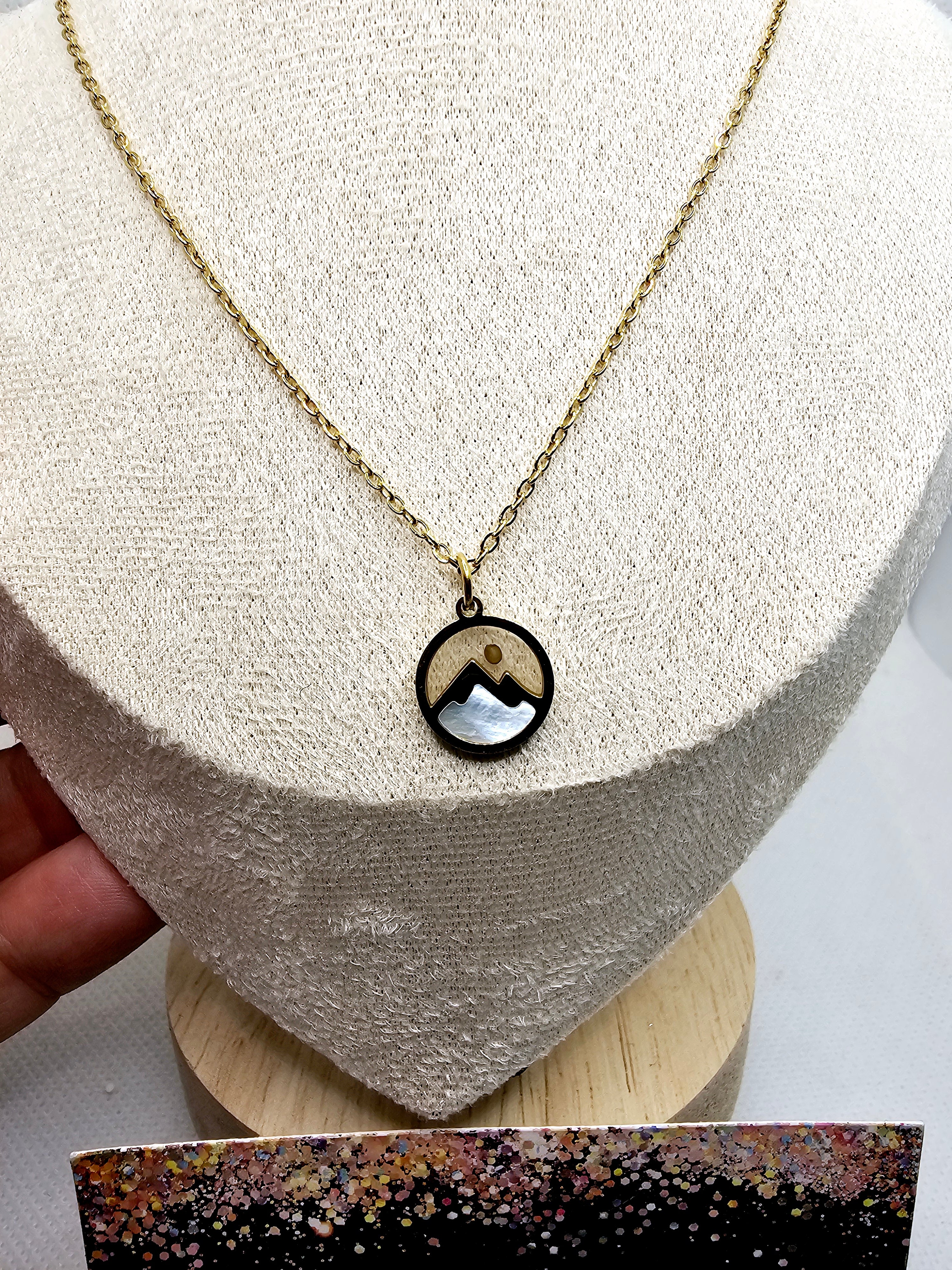 2594 Gold Mustard Seed Moutain Short Necklace