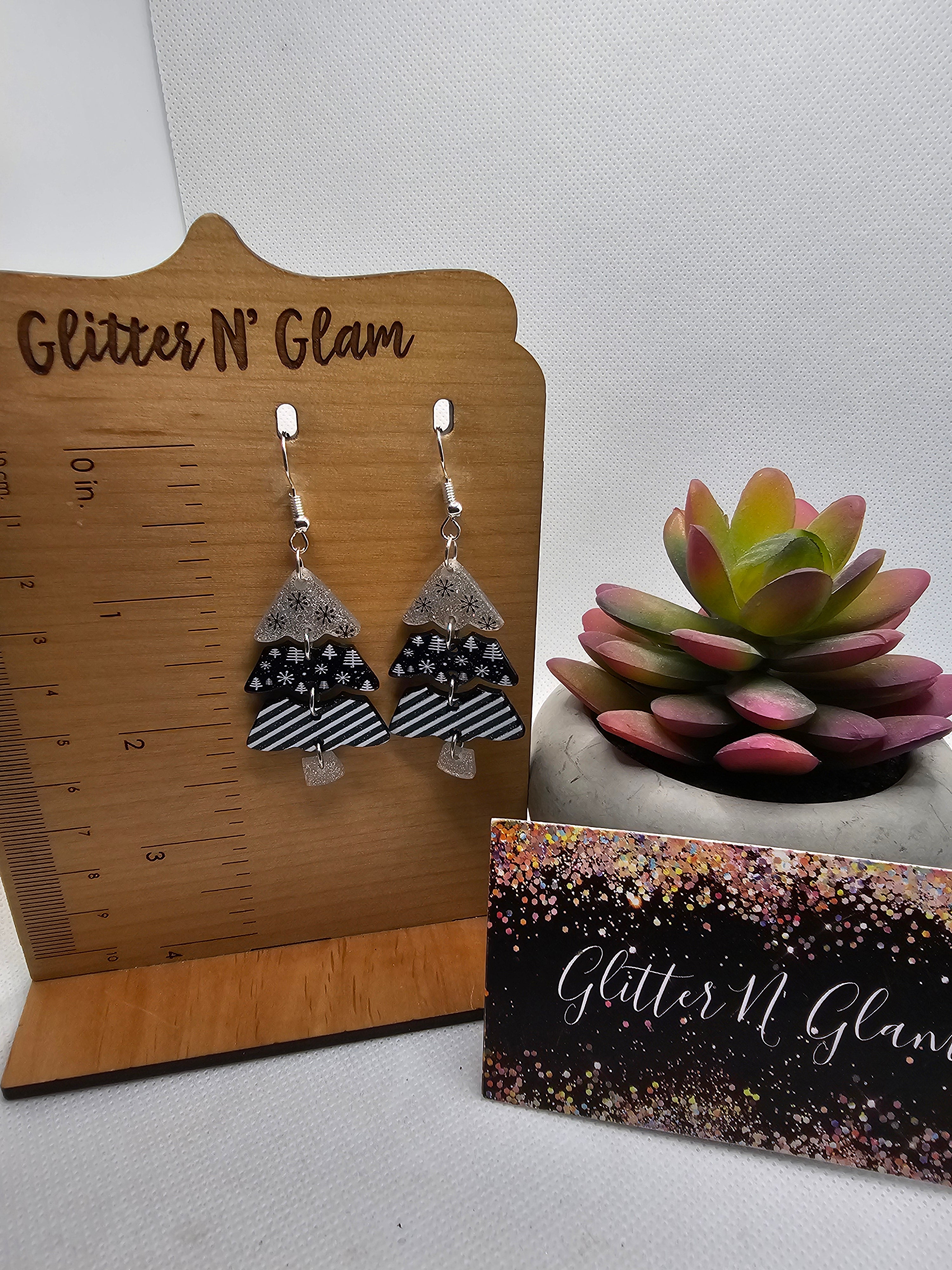 2711 Resin Holiday Dangle Earrings