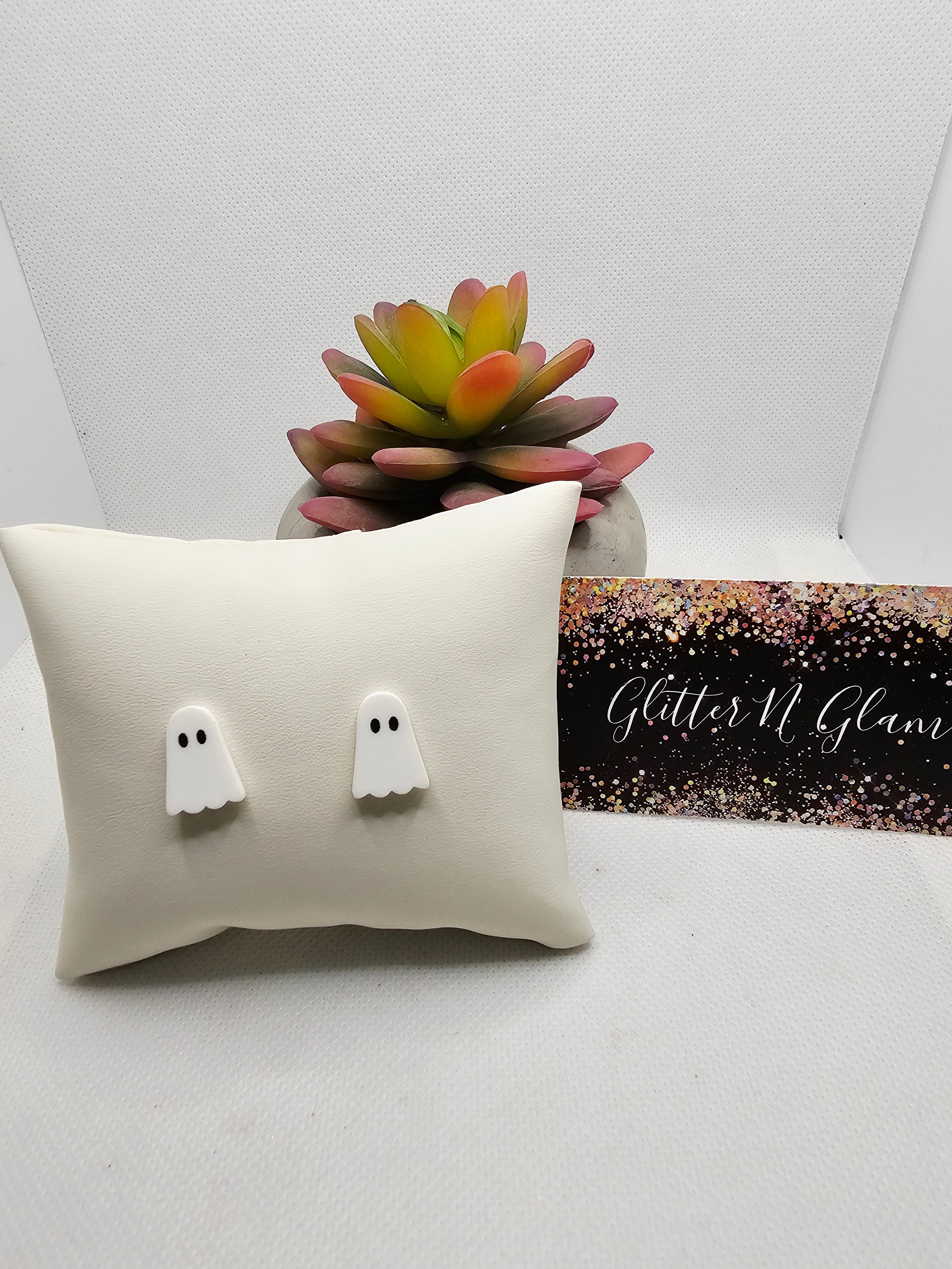 2677 White Arcylic Ghost Stud Earrings