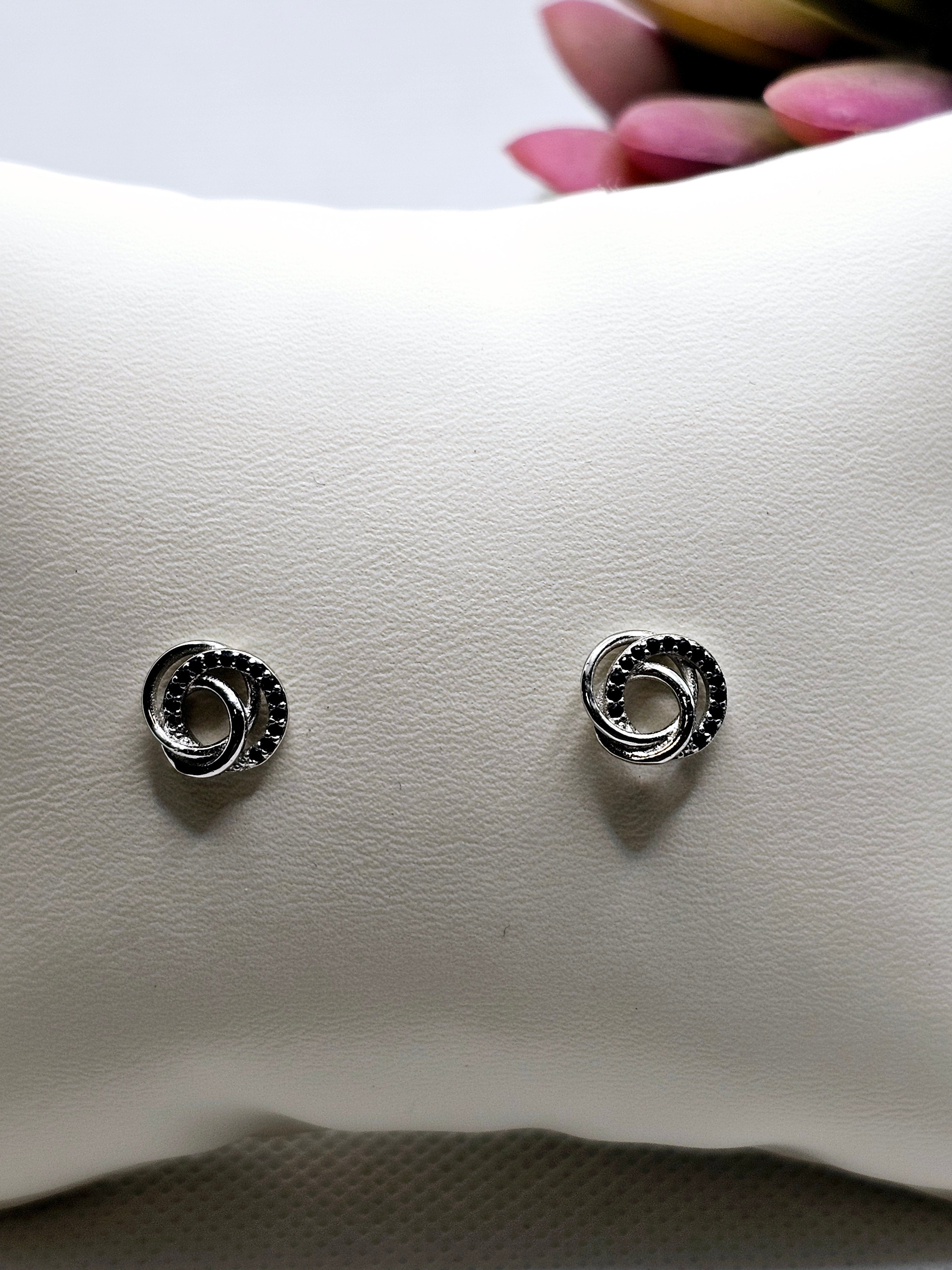 2523 Silver Intertwined Circle Stud Earrings with Black Bling