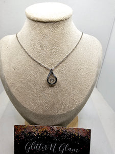 2566 Silver Teardrop Short Necklace