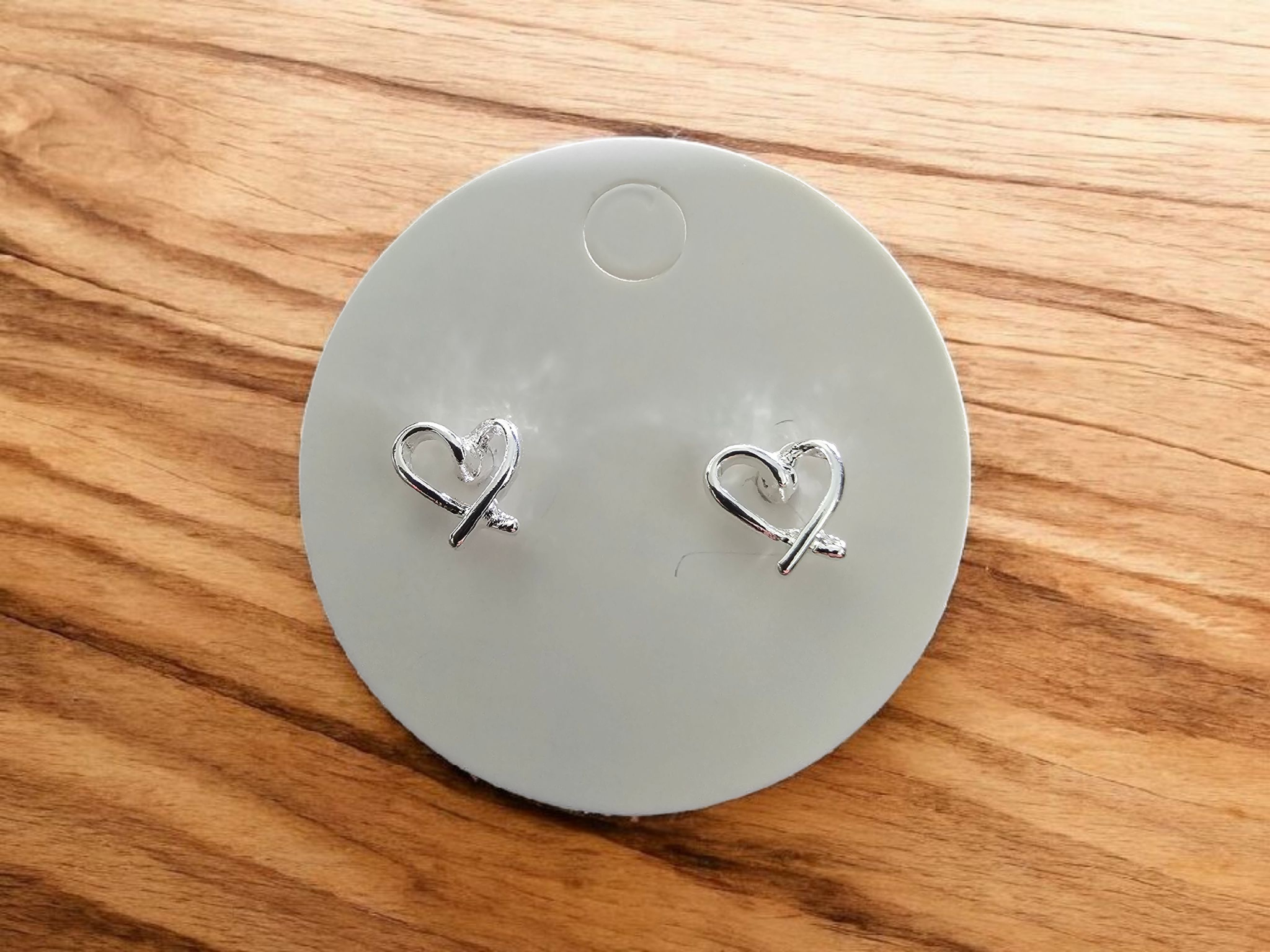 2772 Silver Simple Heart Stud Earrings