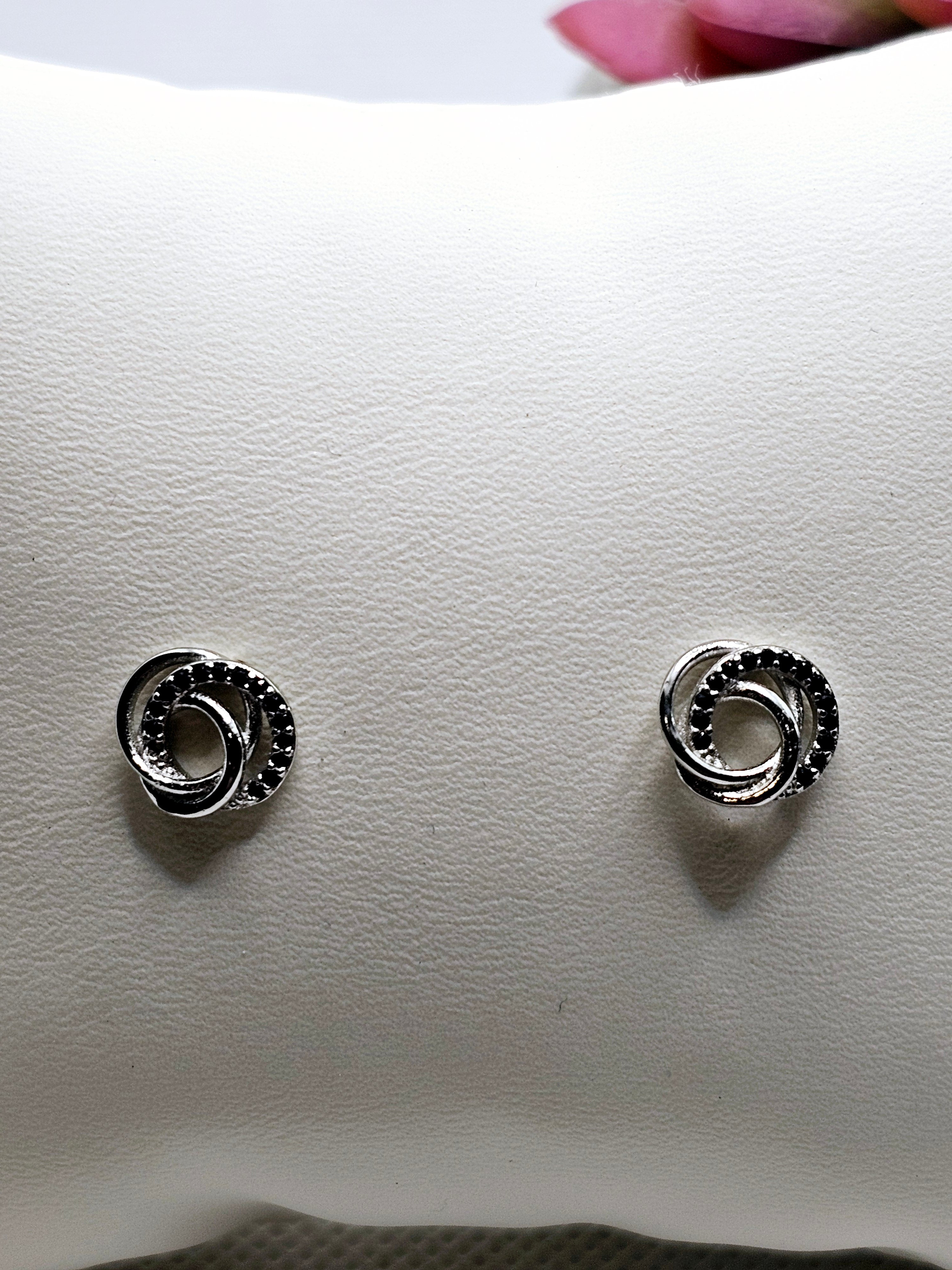2523 Silver Intertwined Circle Stud Earrings with Black Bling