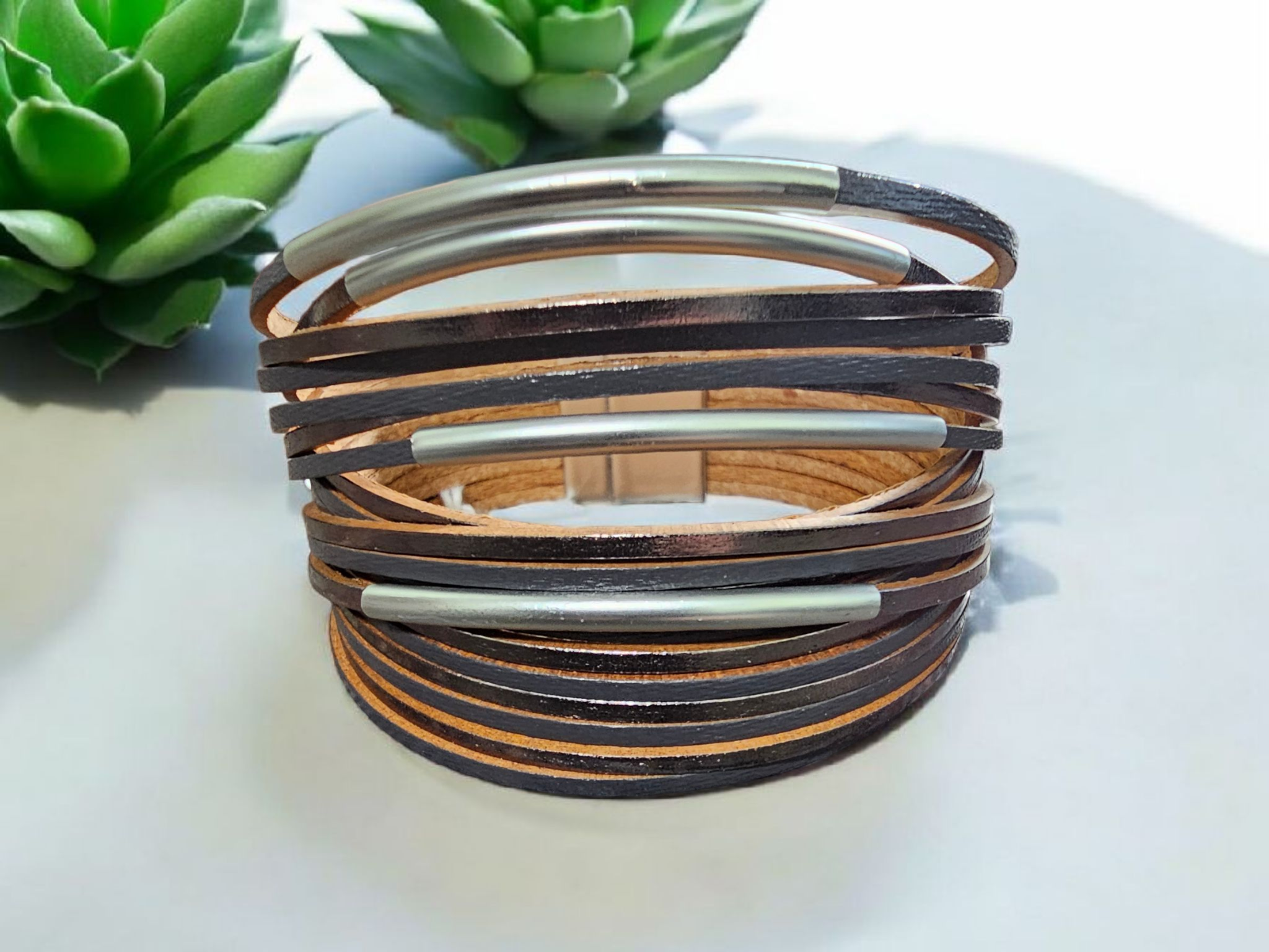 2780 Gray and Silver Leather Wrap Bracelet with Magnetic Clasp