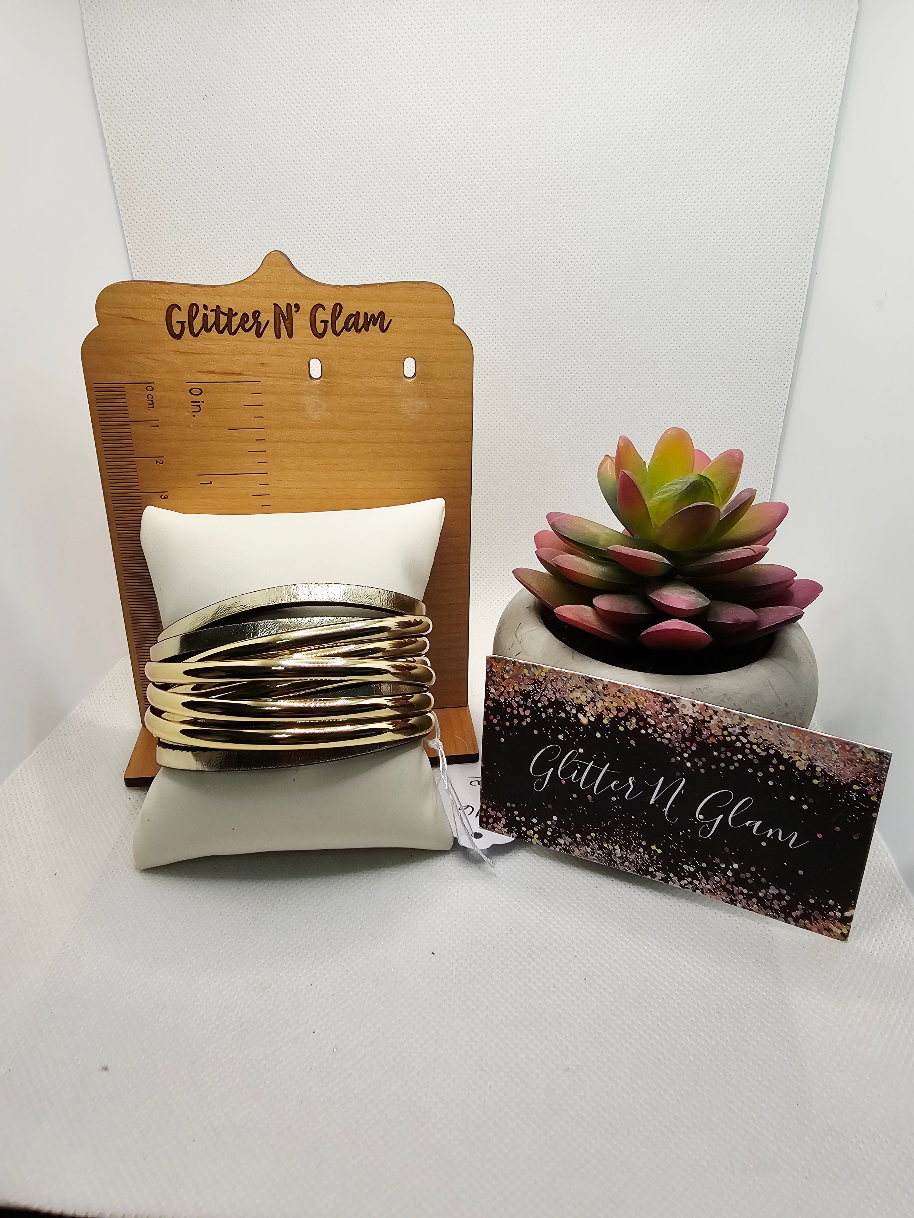 2716 Gold Leather Bracelet with magnetic closure