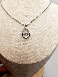 2566 Silver Teardrop Short Necklace