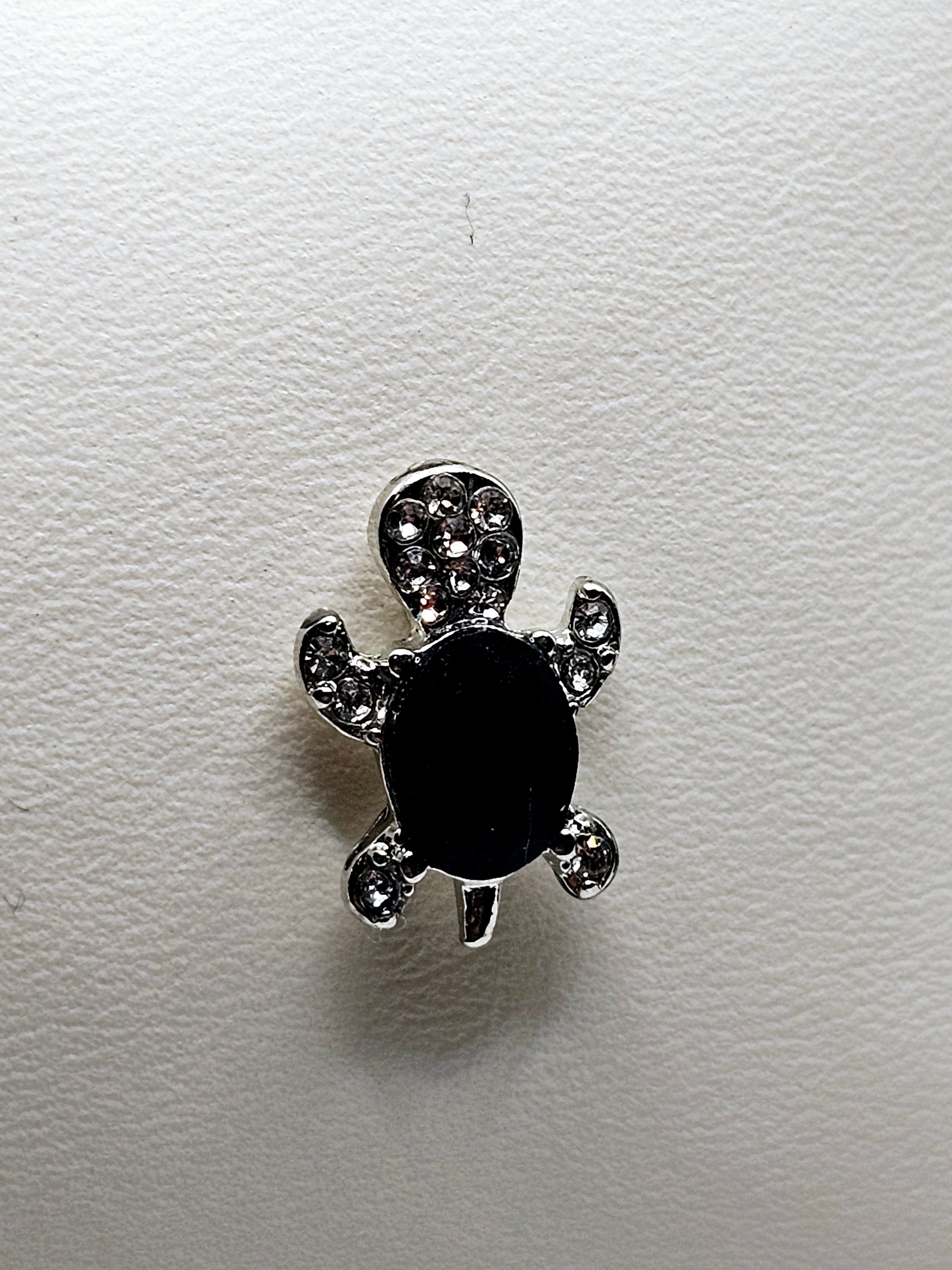 2516 Black Gem Sea Turtle Stud Earrings