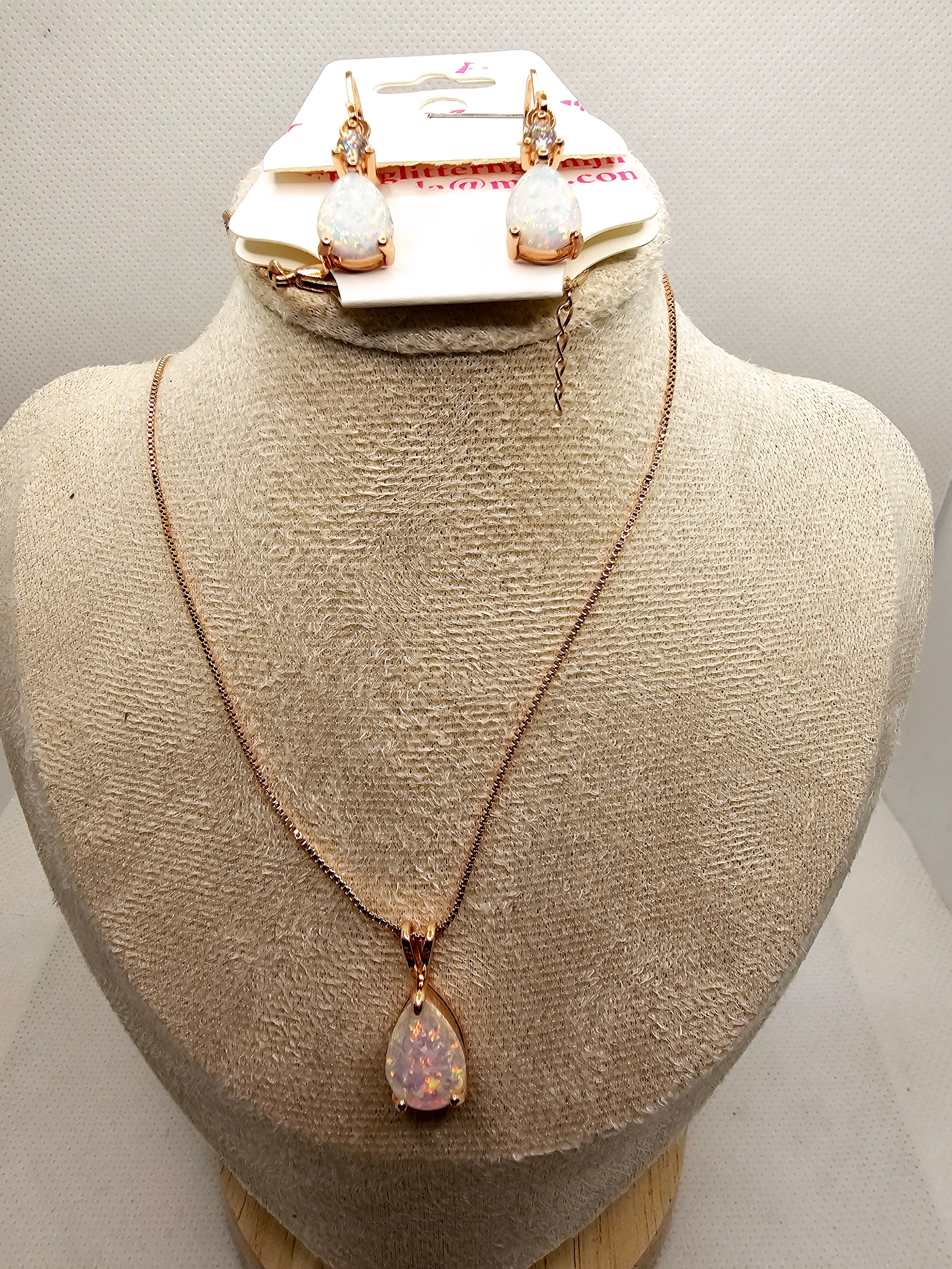 2597 Rosegold Teardrop Fire Opal Short Necklace and Earring Set