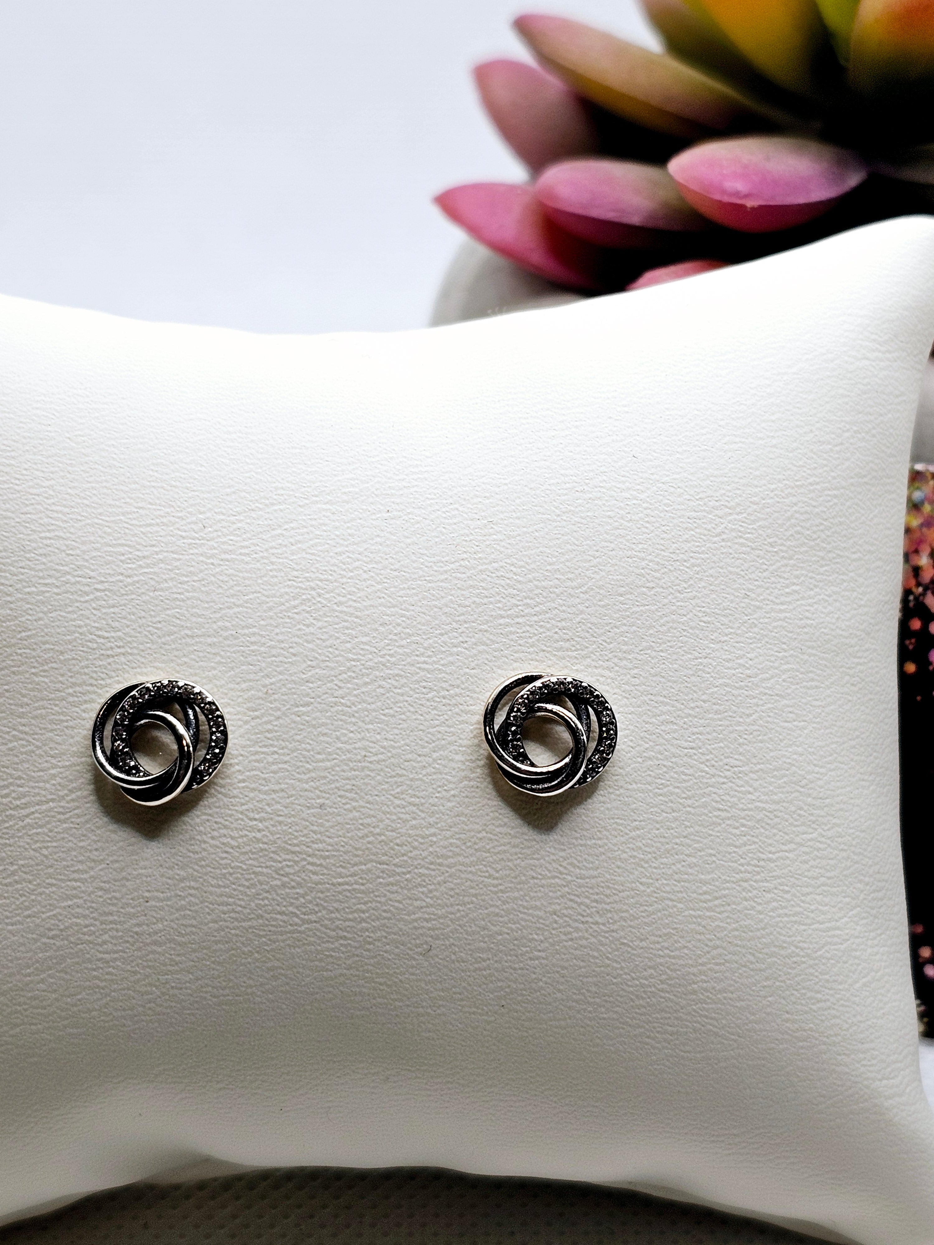 2522 Silver Three Intertwined Circle Stud Earrings