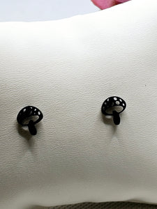 2531 Black Mushroom Stud Earrings