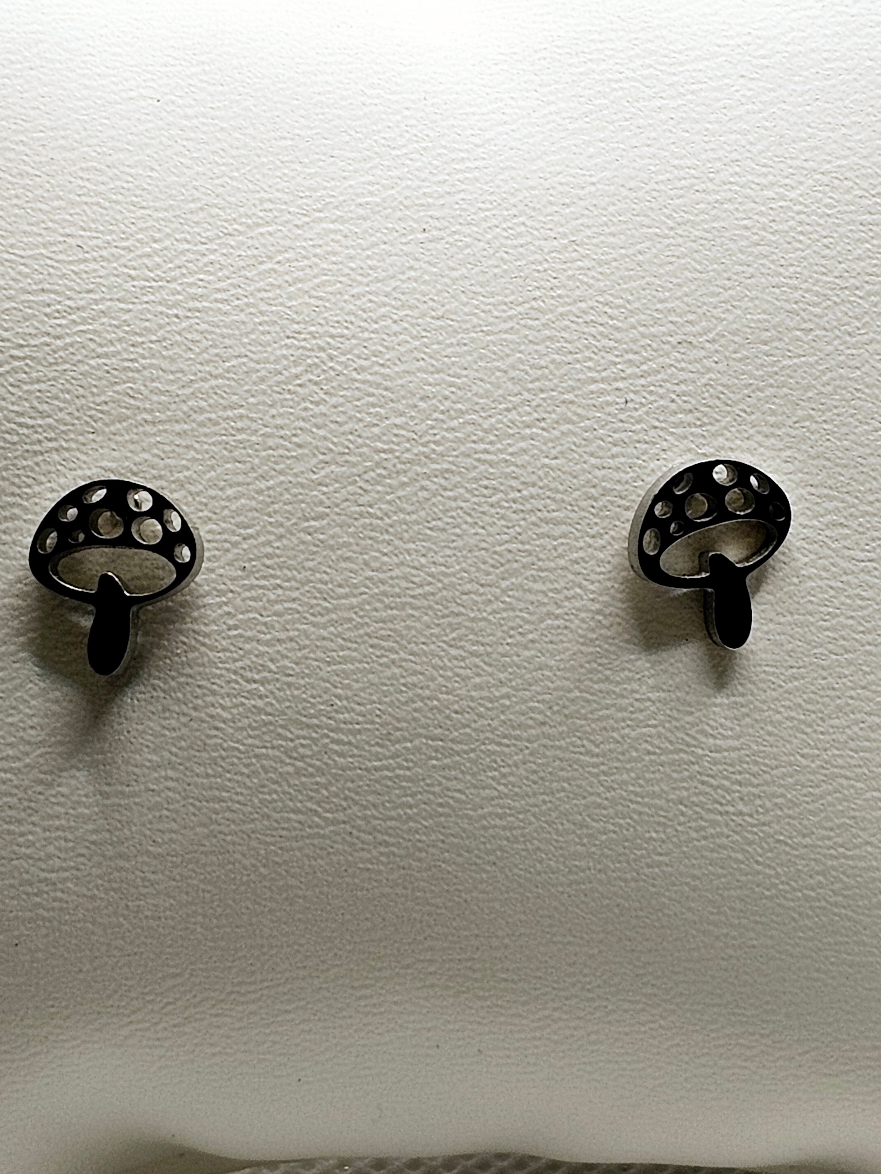 2532 Silver Mushroom Stud Earrings