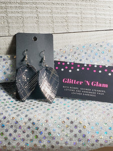 185 Black/Silver Upside Down Teardrop Dangle Earrings