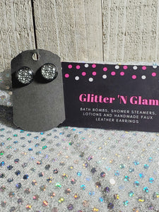 735 Black/White Floral Stud Earrings