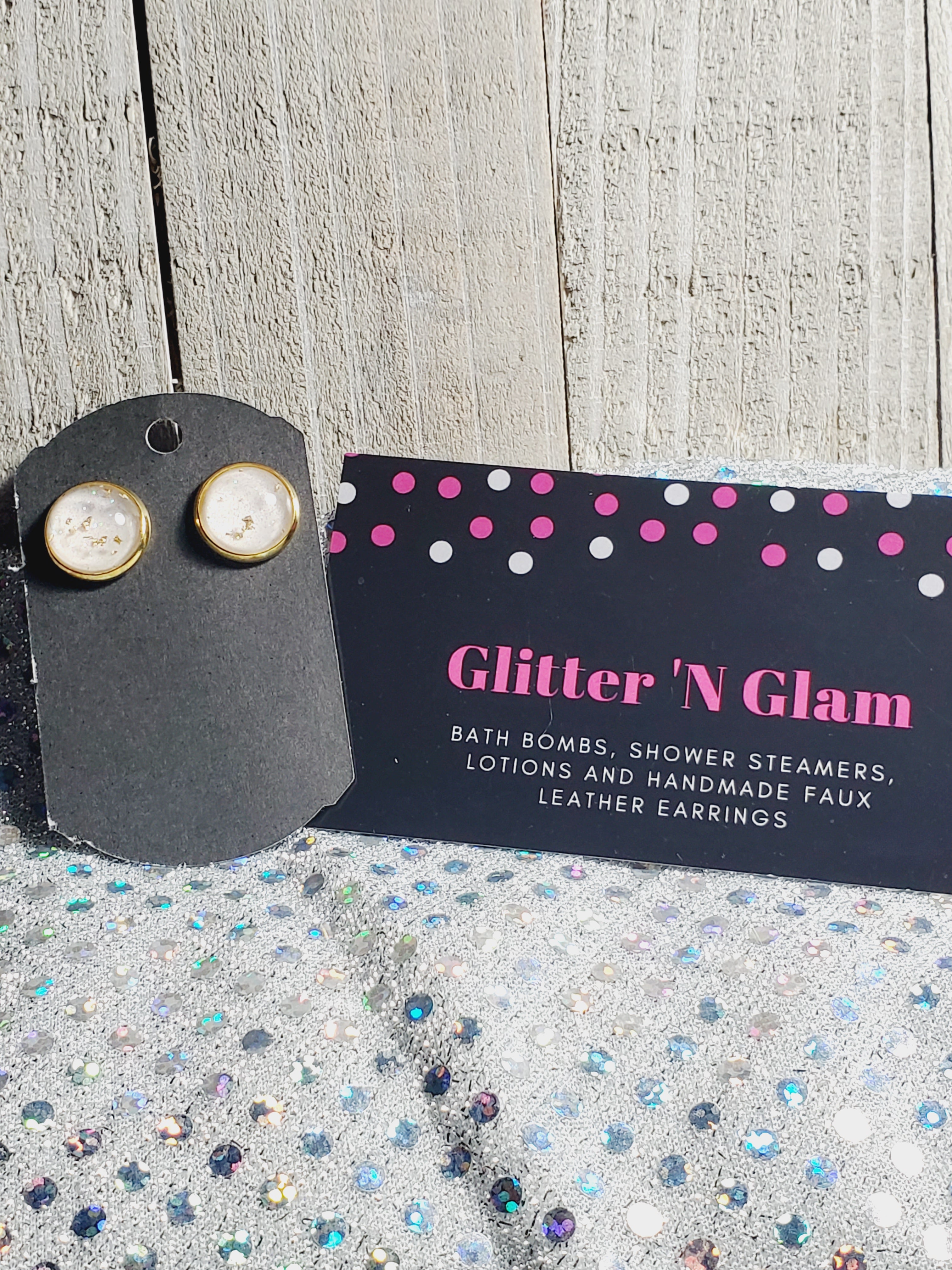 833 White With Gold Flakes Stud Earrings