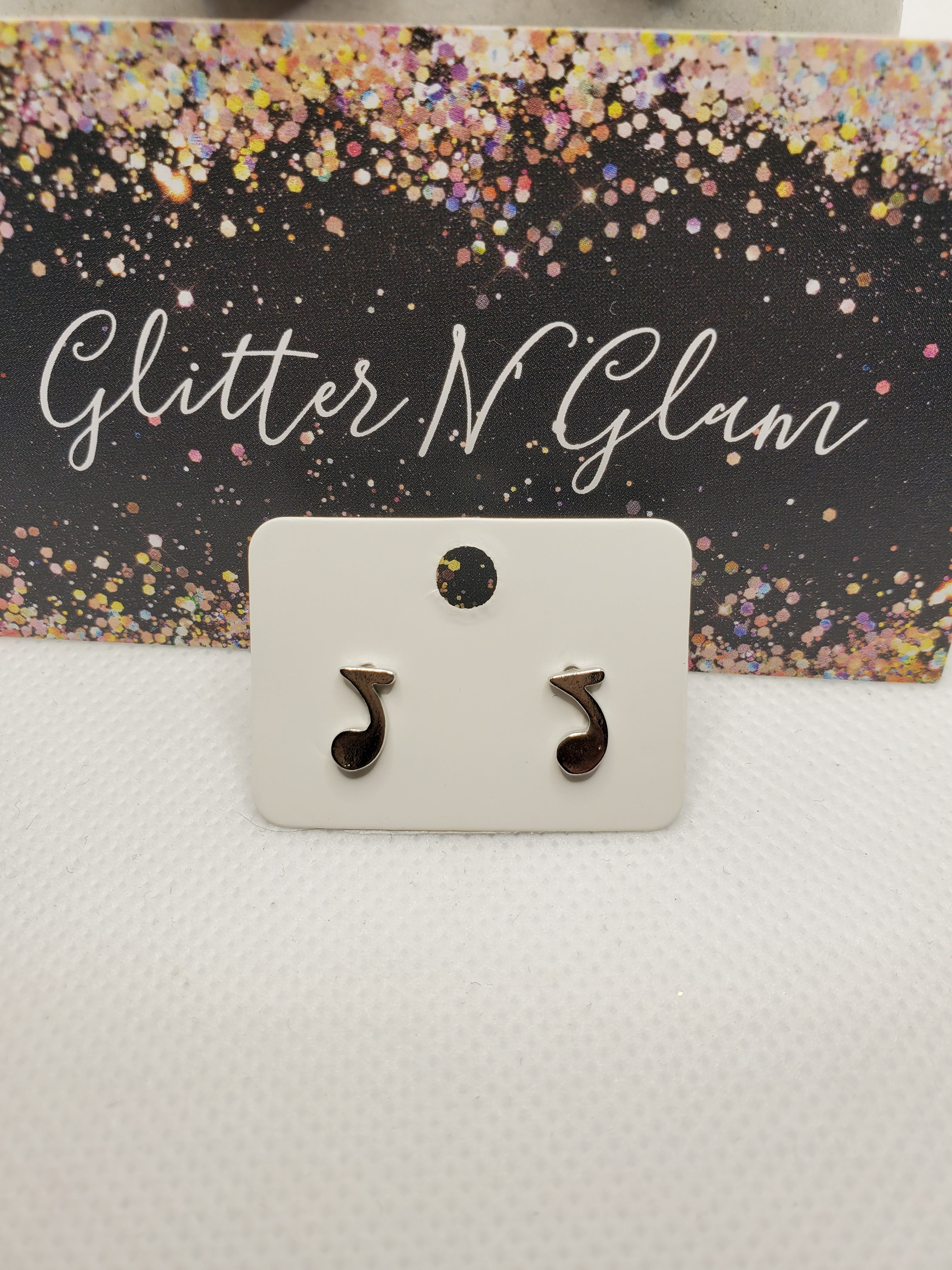 976 Music Notes Stud Earrings