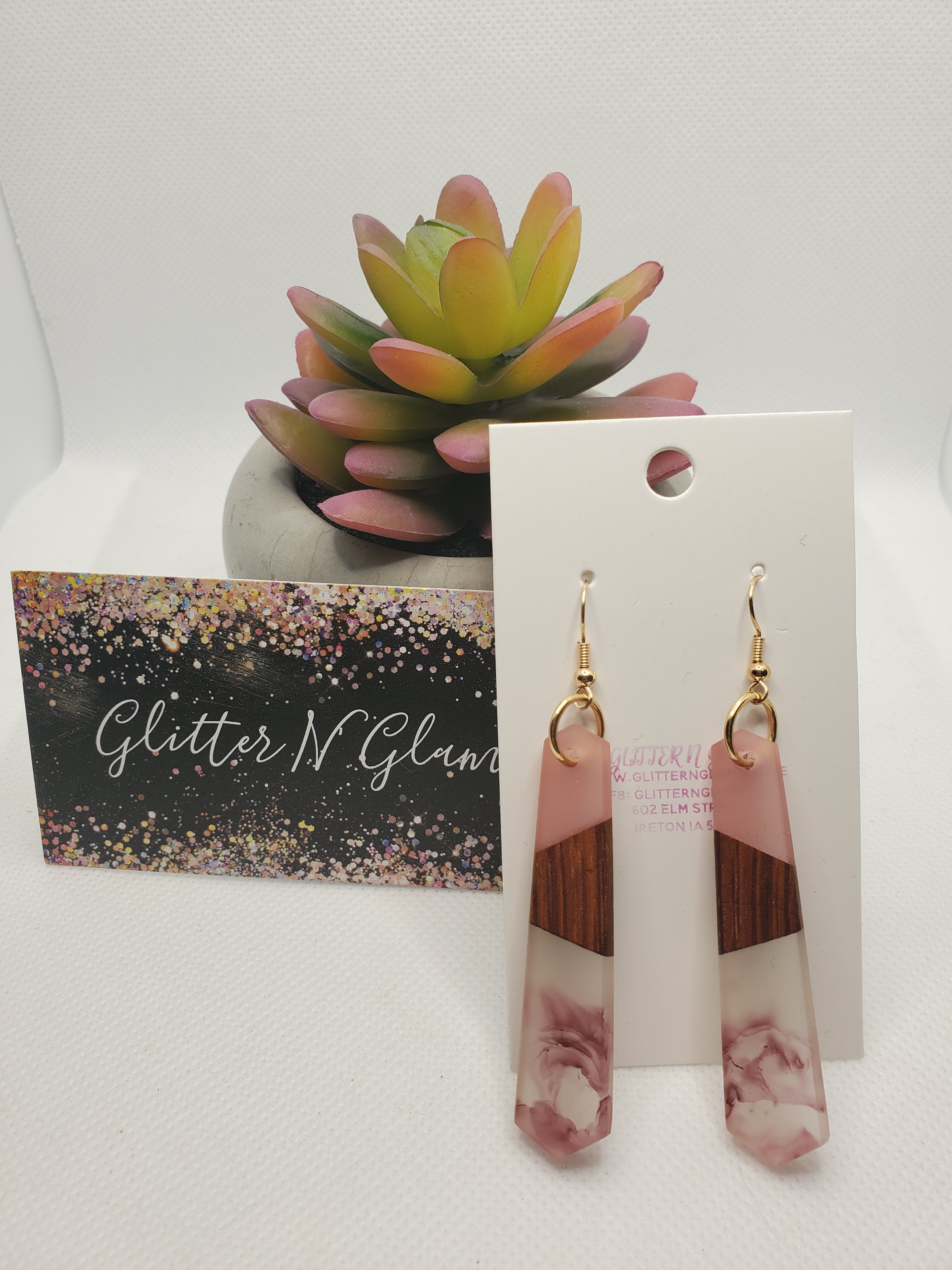 1022 Liliac Resin and Wood Dangle Earrings