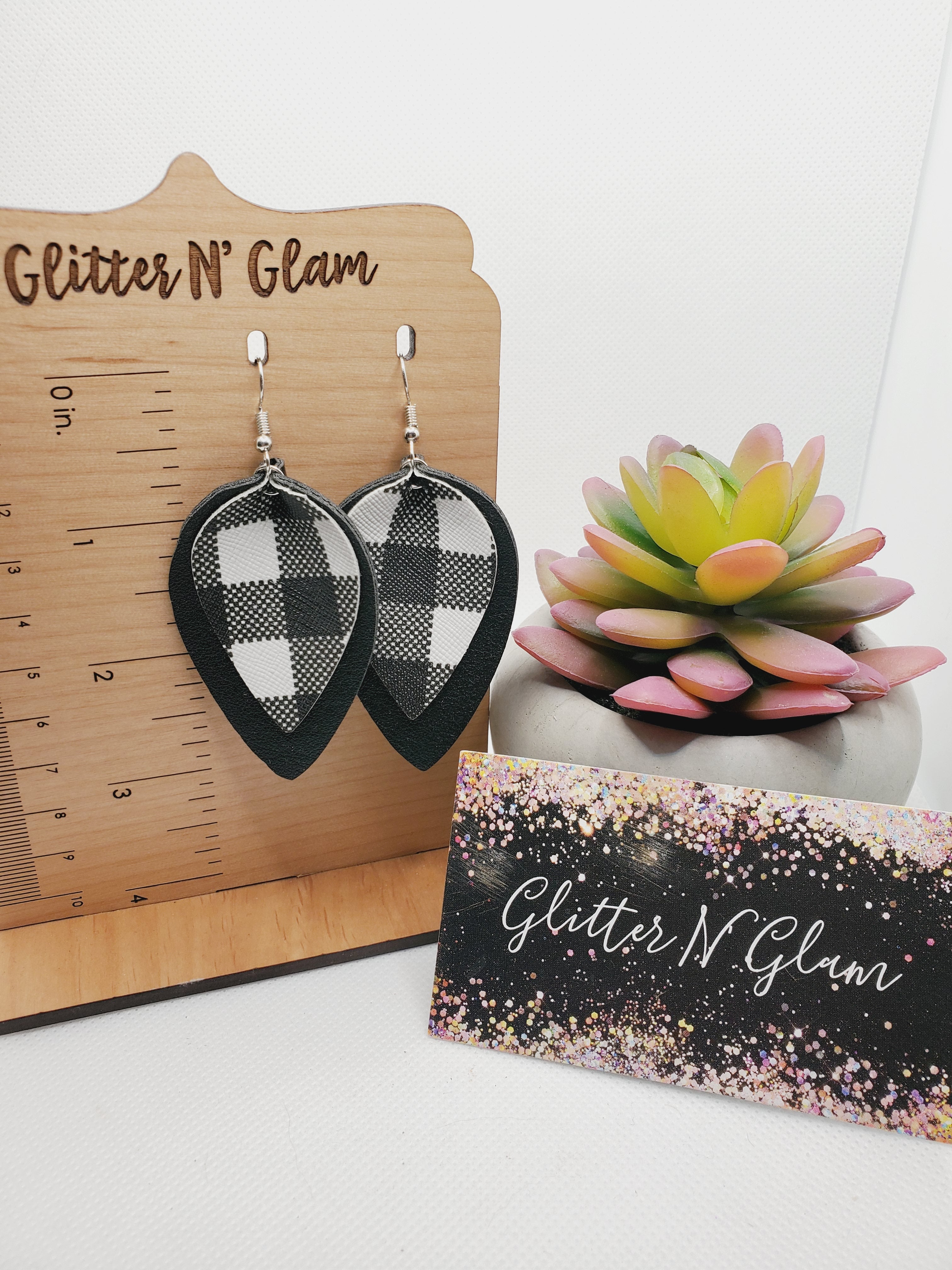 1043 Buffalo Check Dangle Earrings